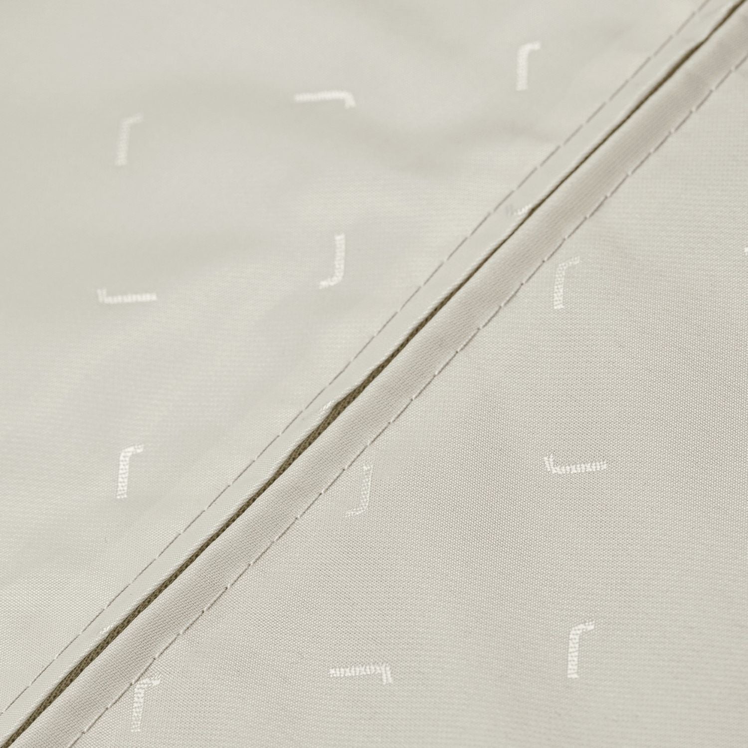 July Carry On Trunk Polycarbonate 21" Luggage With Fast Charge Usb-C Cable - Cream