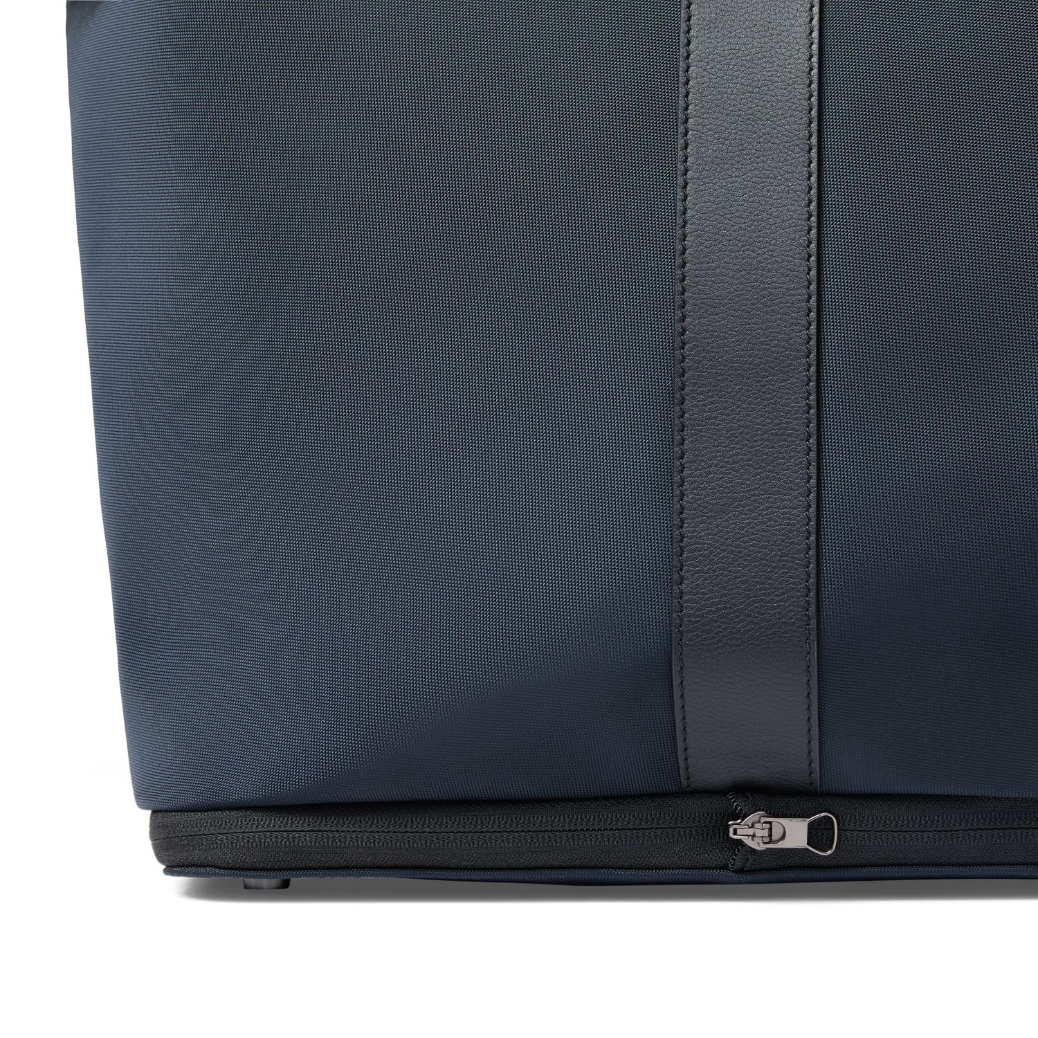 July Volume+ Weekender (Cabin) - Navy