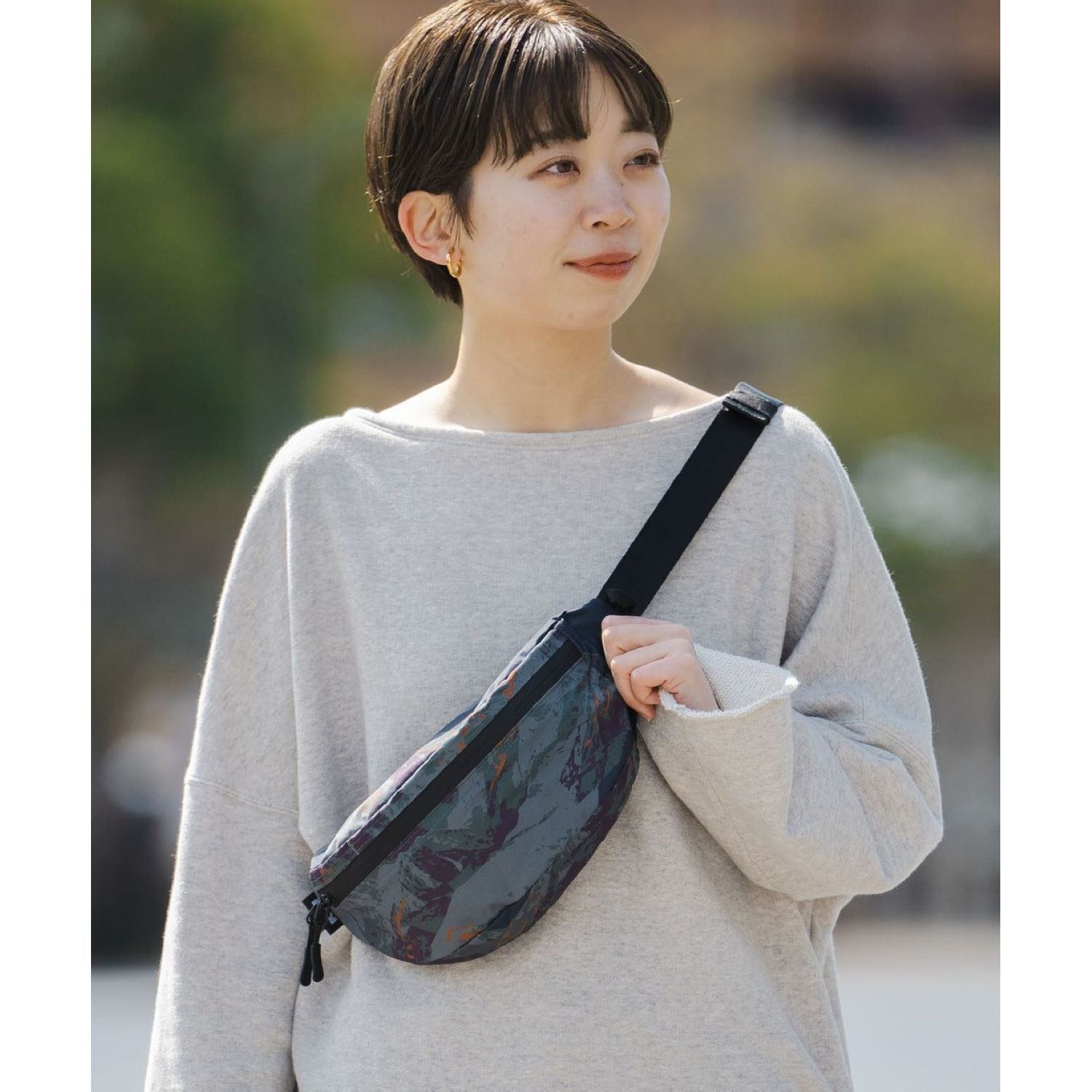 KiU Water Repellent Body Bag Small (Gem Geometry)