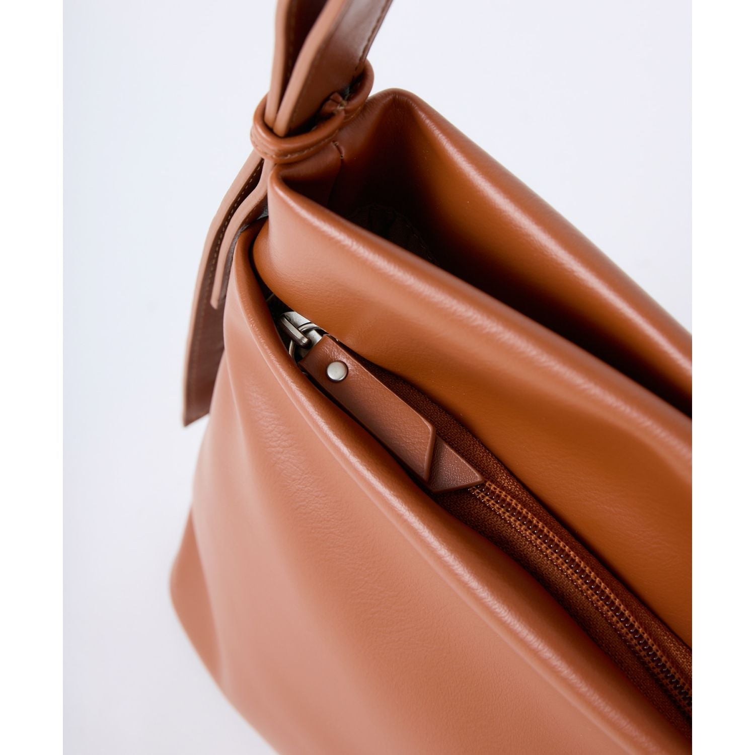 Legato Largo Link Shoulder Bag (Camel)