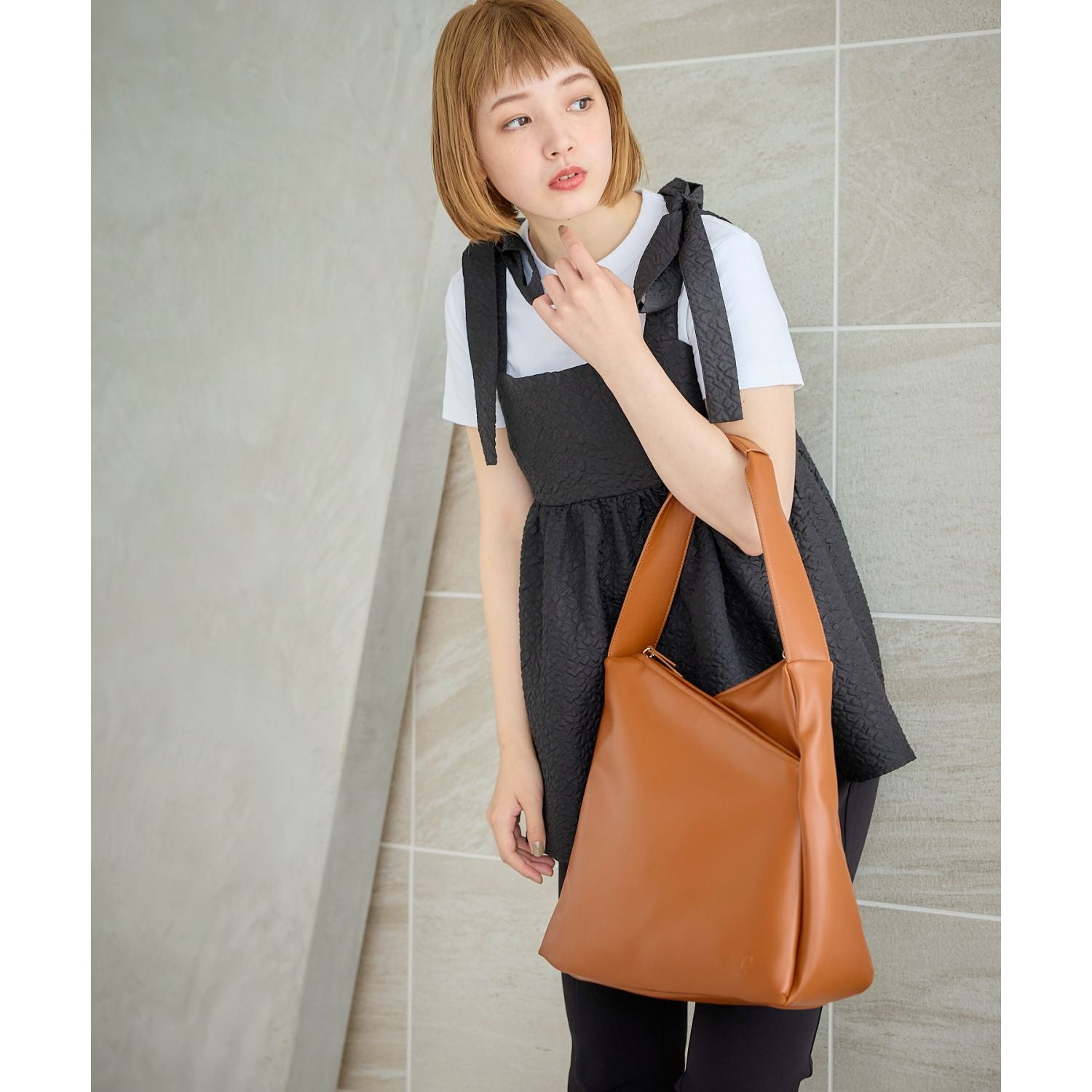 Legato Largo Link Tote Bag (Camel)