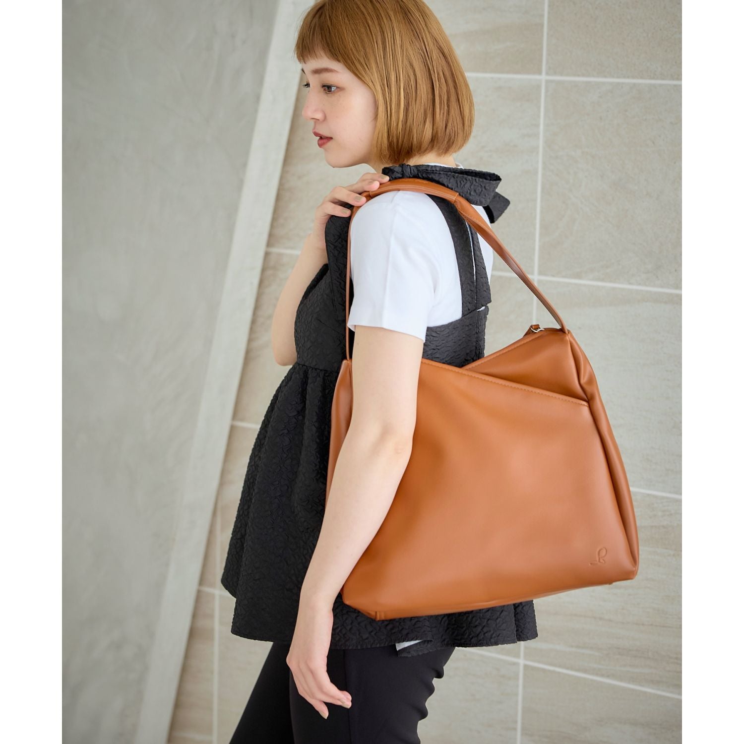Legato Largo Link Tote Bag (Camel)