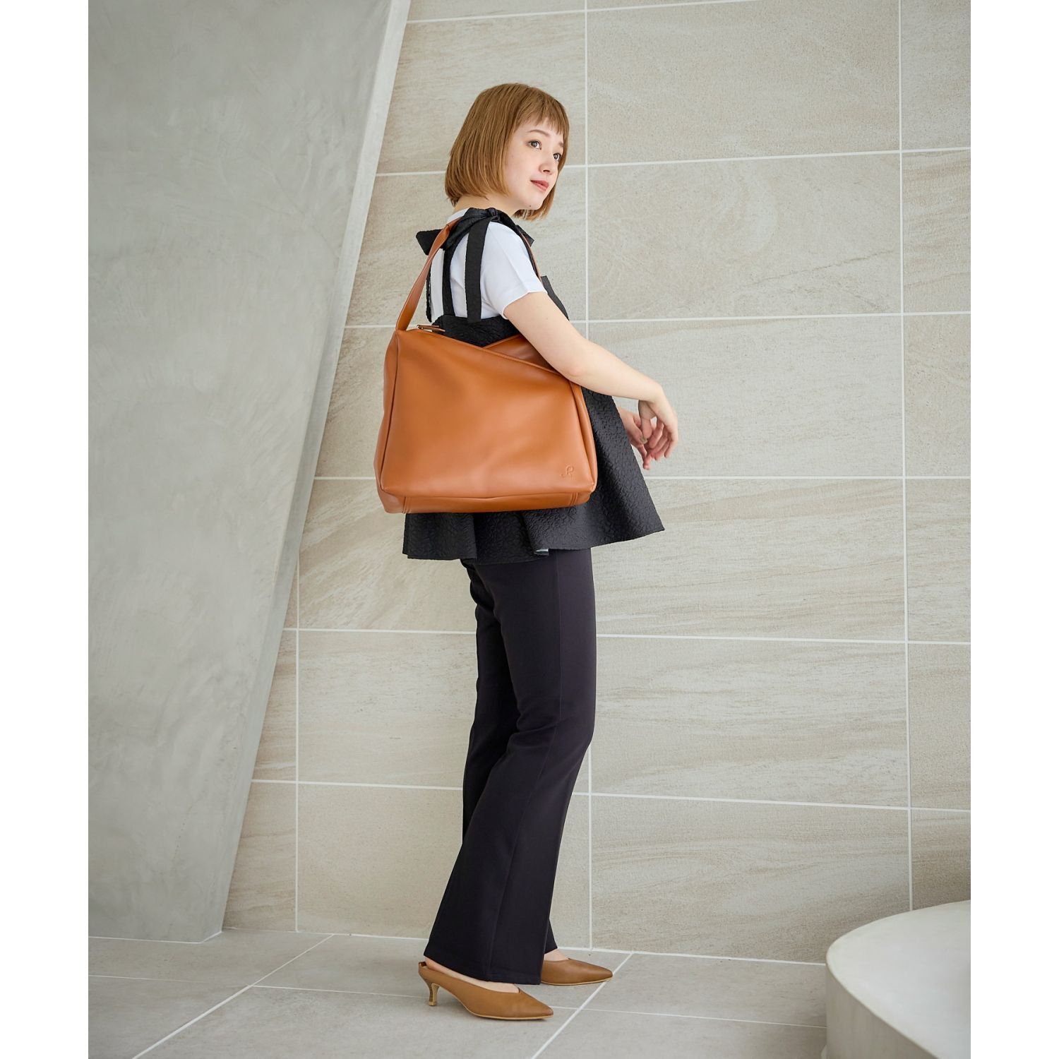 Legato Largo Link Tote Bag (Camel)