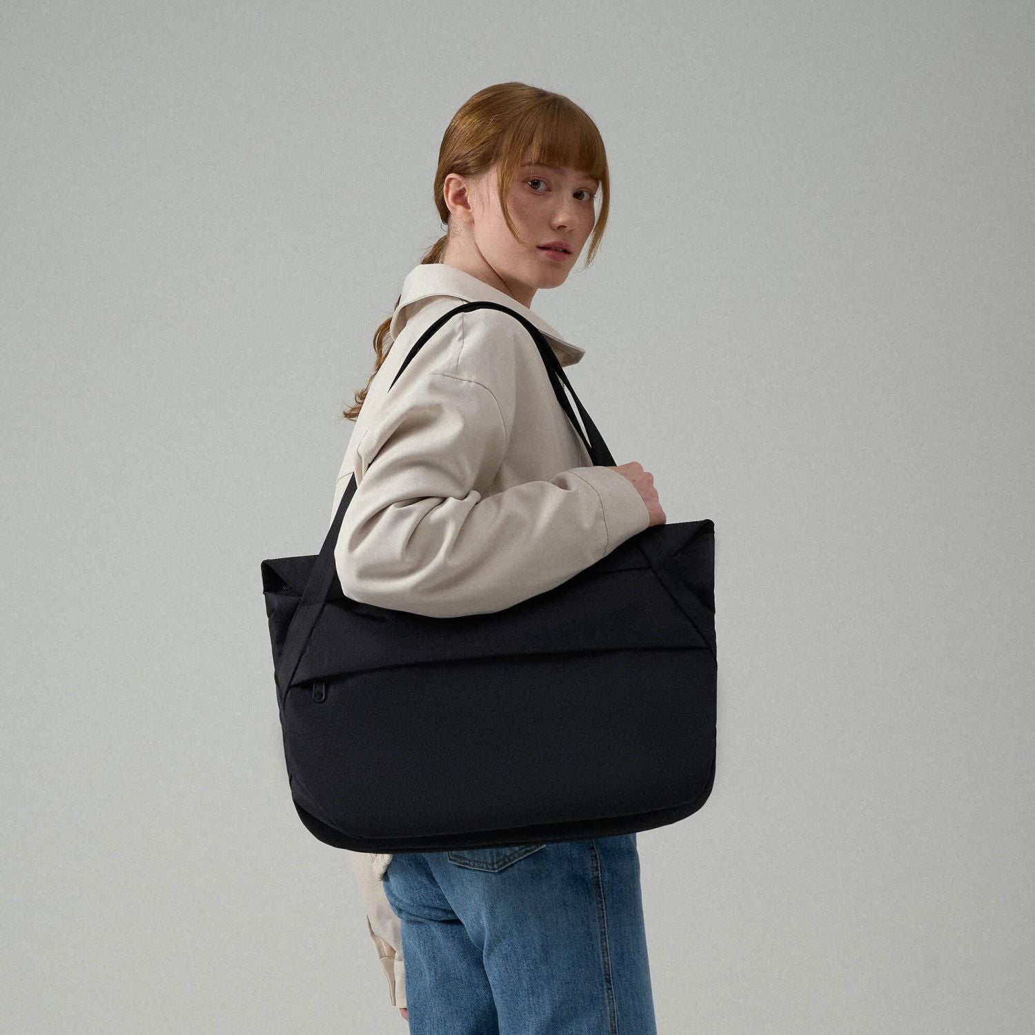 MAH Airy Tote Bag - Black