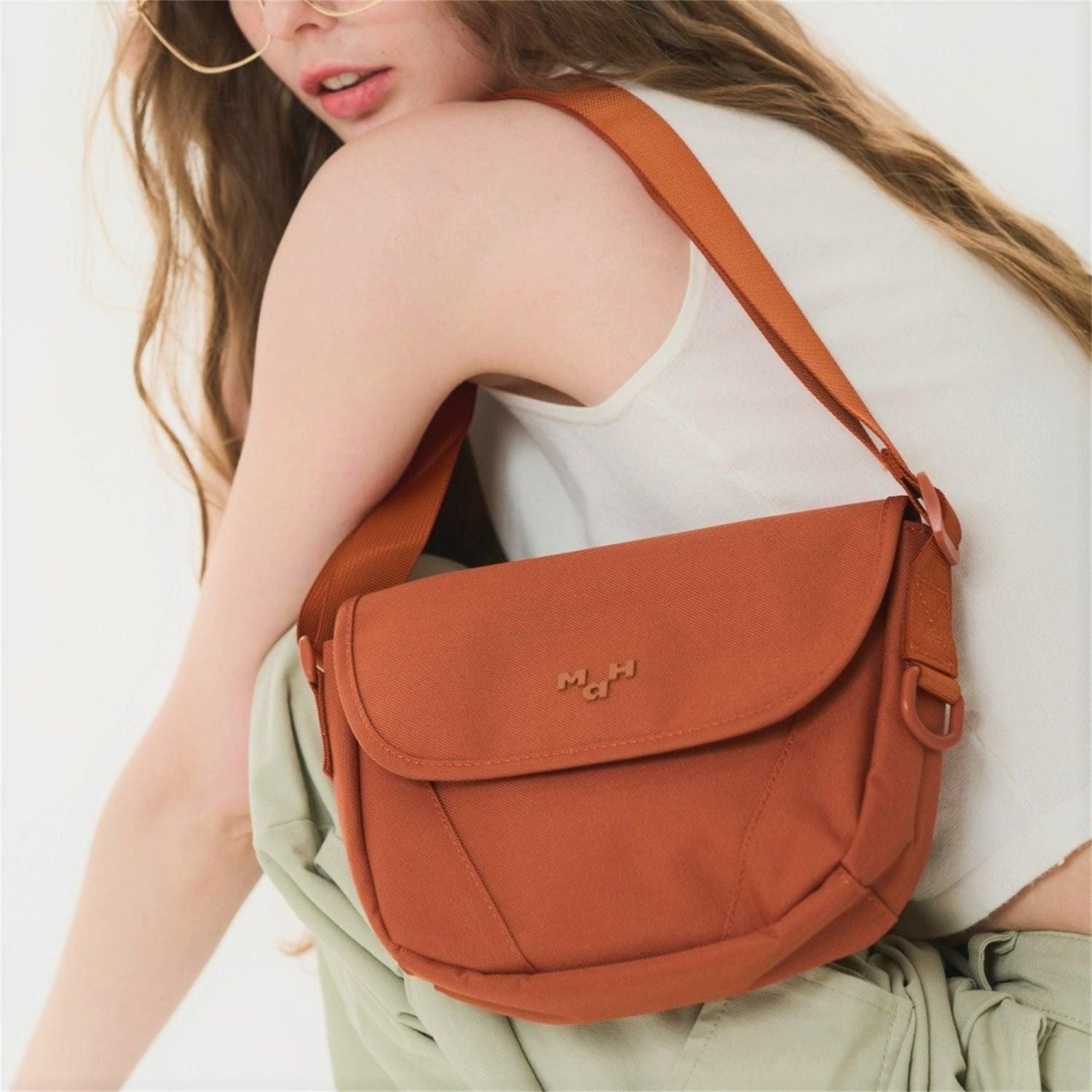 MAH Young Cross Shuttle Sling Bag - Light Grey