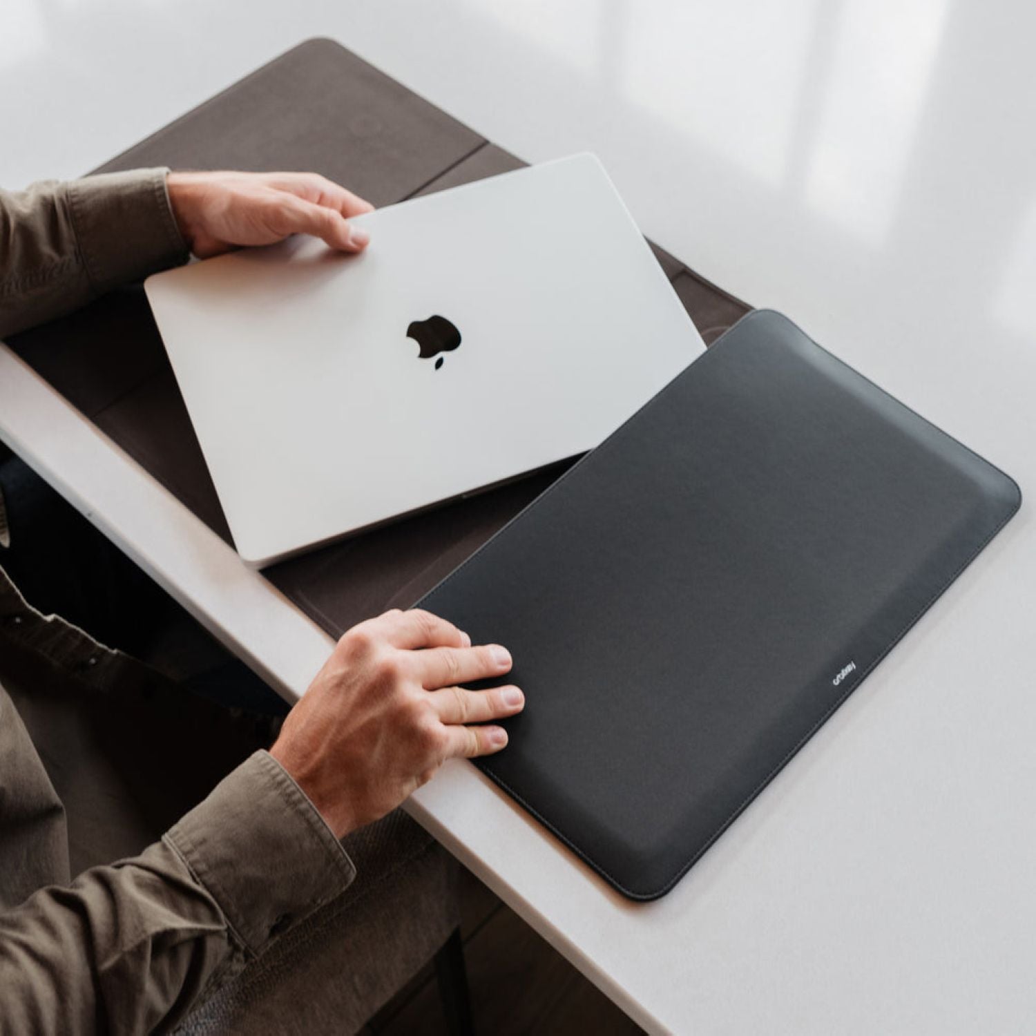 Orbitkey Hybrid Laptop Sleeve 14" (Black)