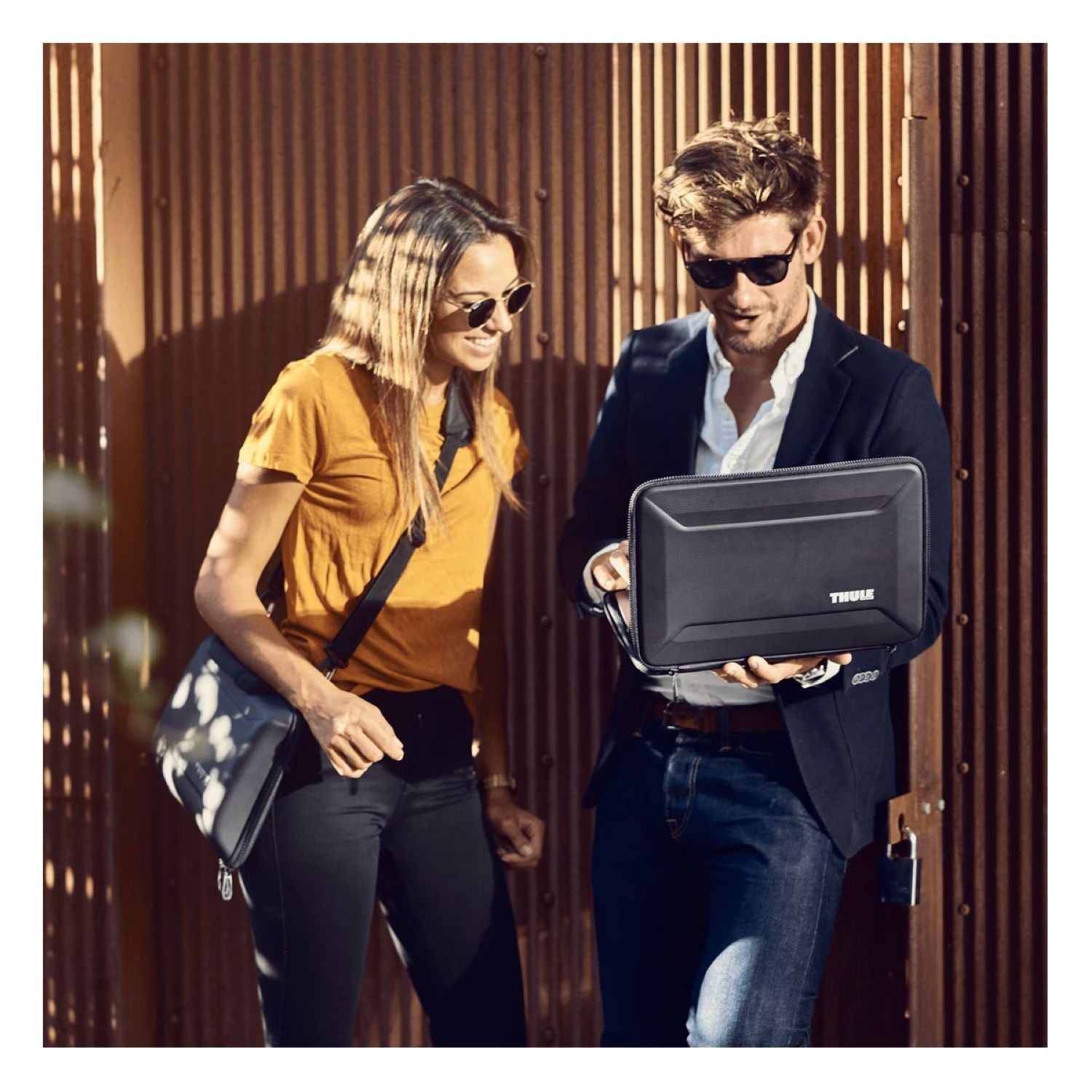 Thule Gauntlet 14" Macbook Pro Attache - Black