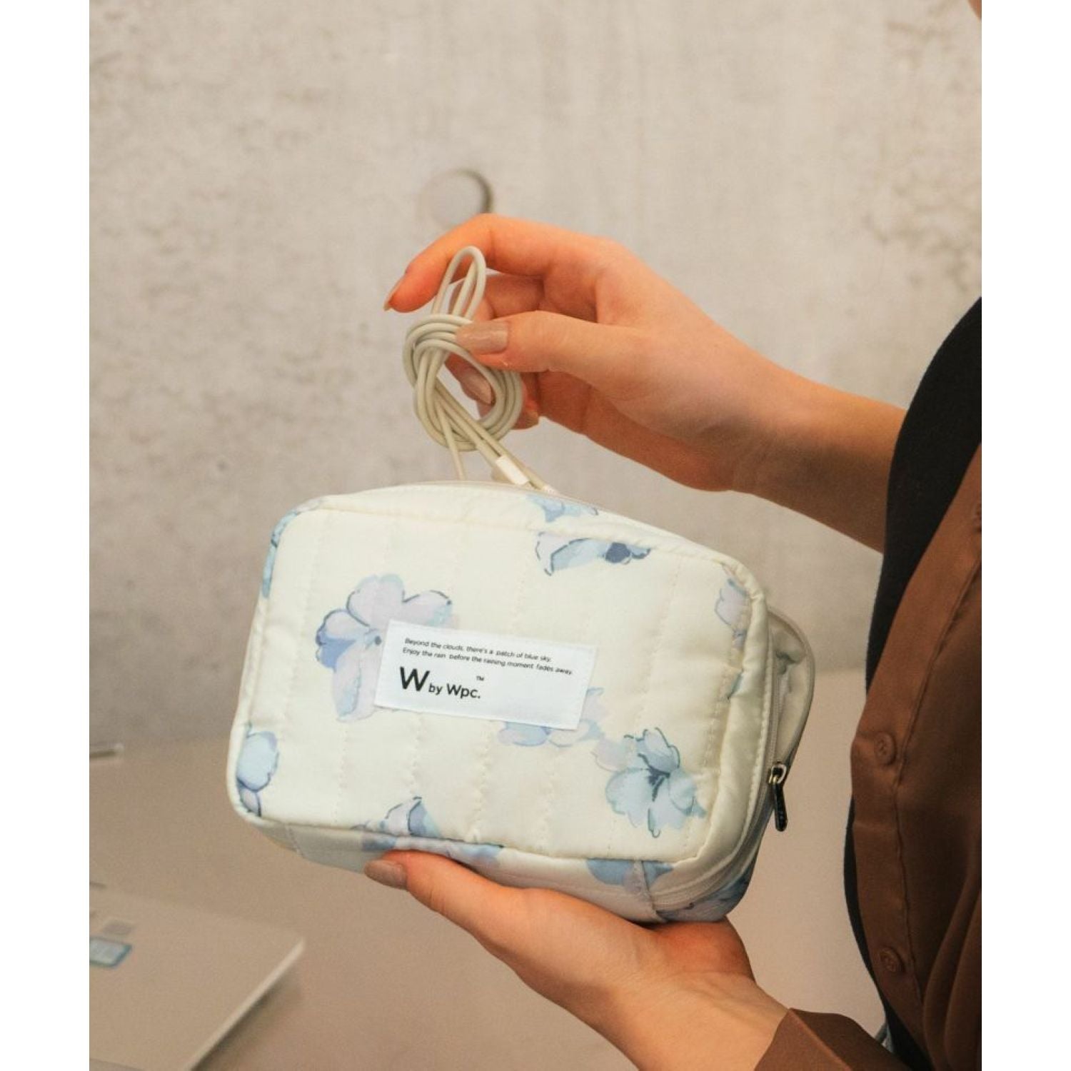 WPC Quilting Gadget Pouch Water Repellent (Creamy Flower Off White)