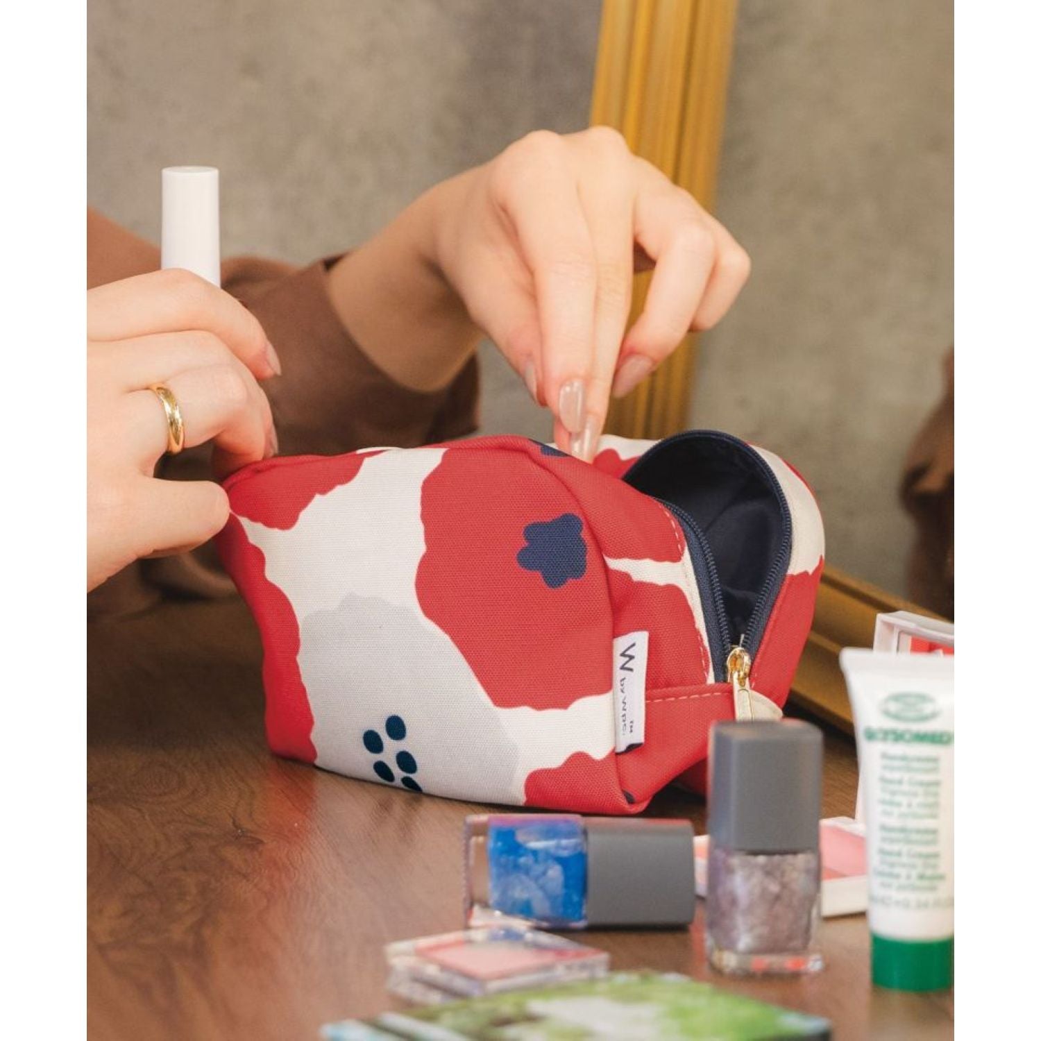 WPC Small Pouch (Peony Red)