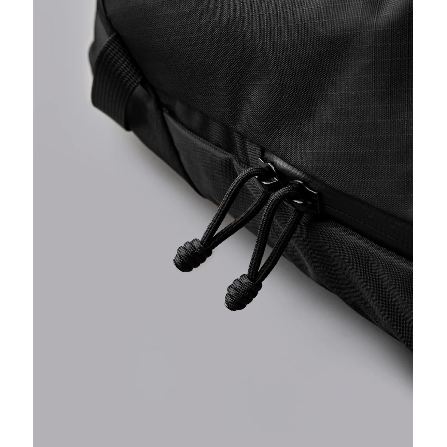 ALPAKA Aero Backpack Lite Axoflux 210D 16L (Black)