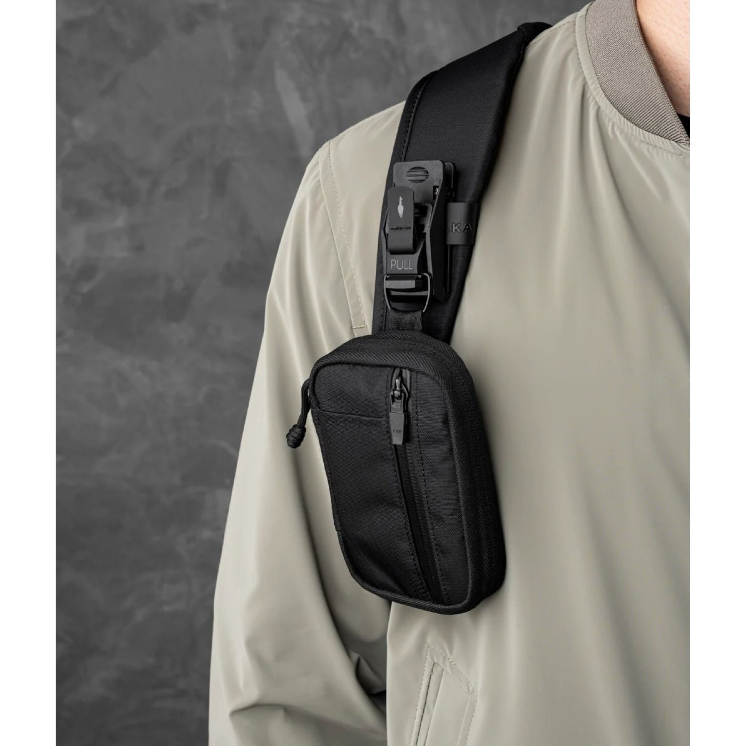 ALPAKA Aero Backpack Lite Axoflux 210D 16L (Black)