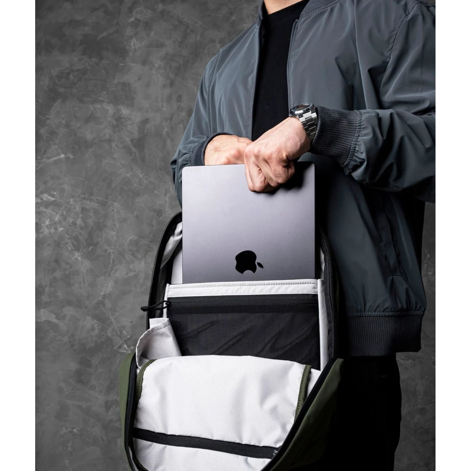 ALPAKA Aero Backpack Lite Axoflux 210D 16L (Green)