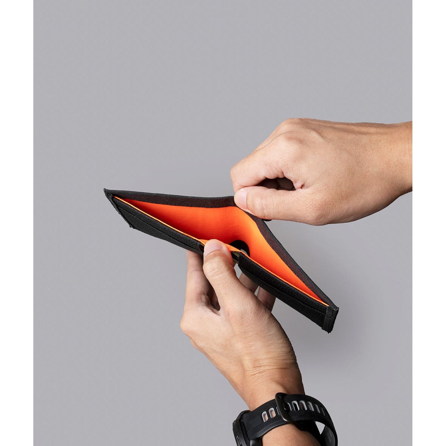 ALPAKA ARK Bifold Cash Wallet Axogrid 300D (Black)