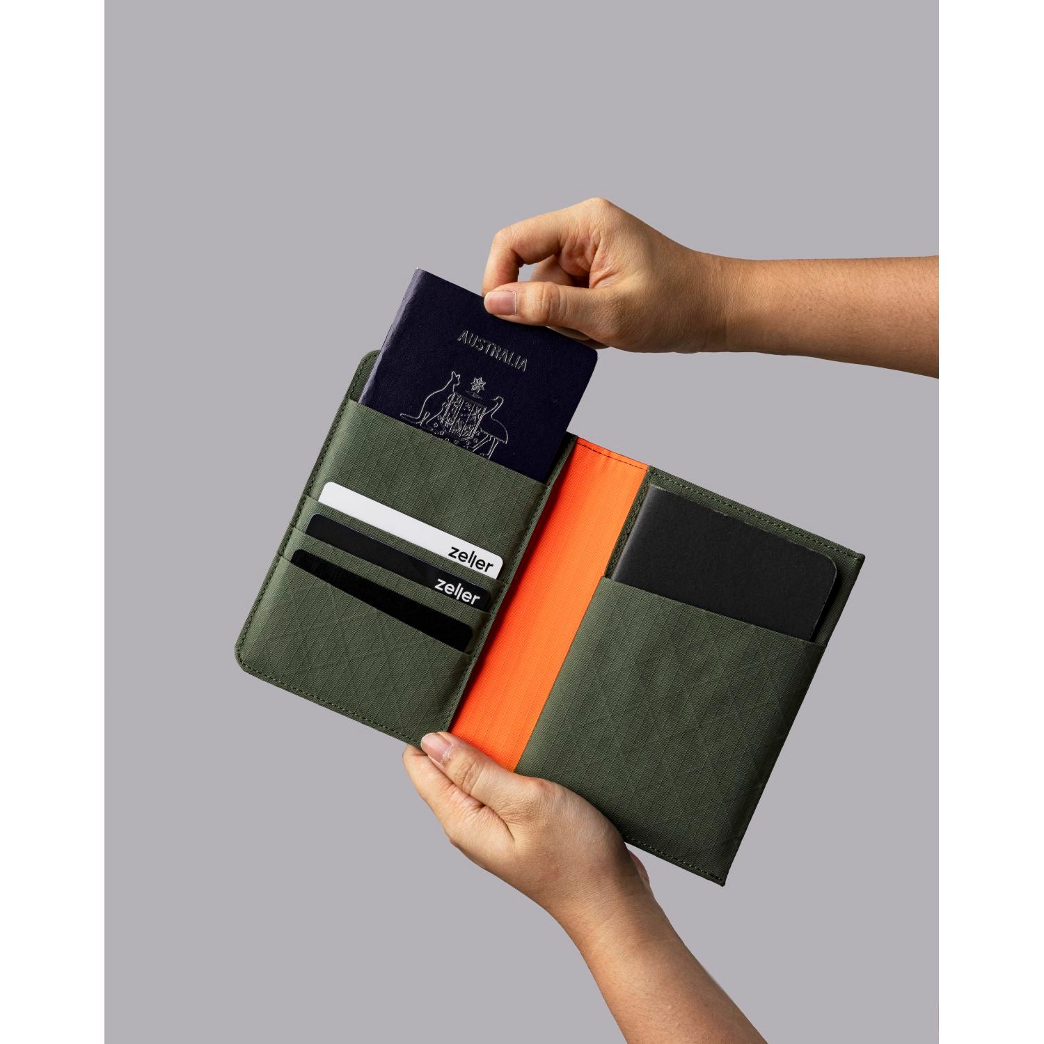 ALPAKA ARK Bifold Passport Wallet Axogrid 210D (Army Green)