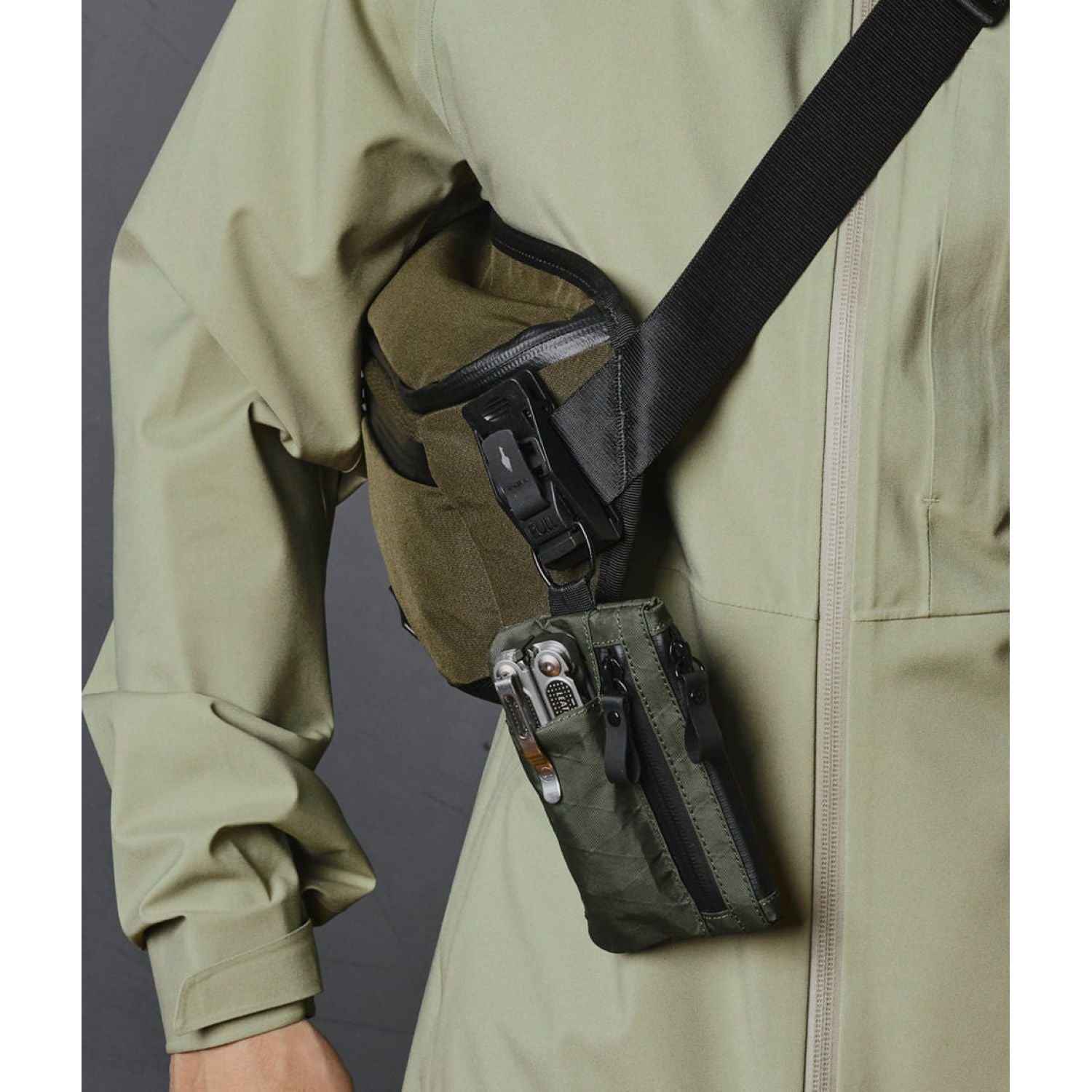 ALPAKA Bravo Sling Mini V2 Axoflux 300D (Army Green)