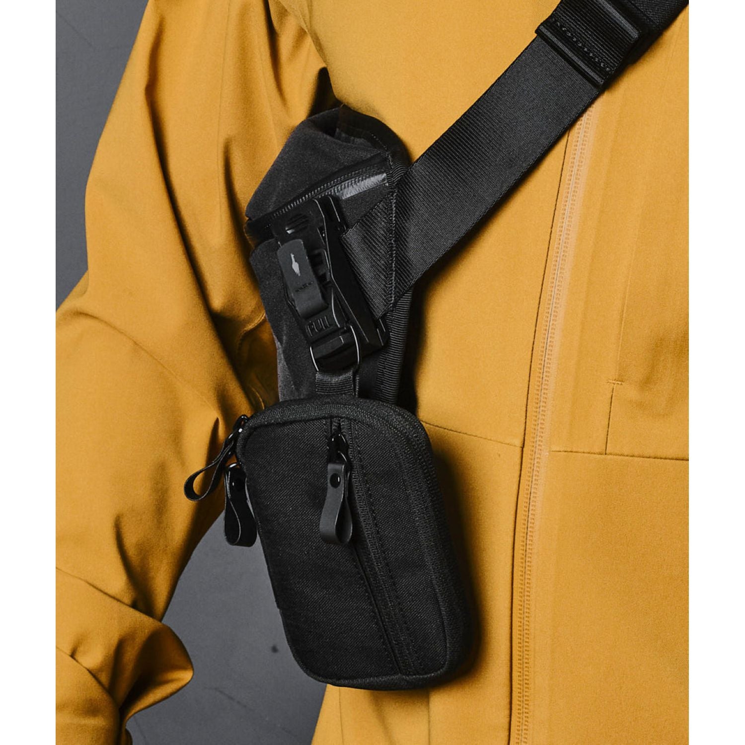 ALPAKA Bravo Sling Mini V2 Axoflux 300D (Black)