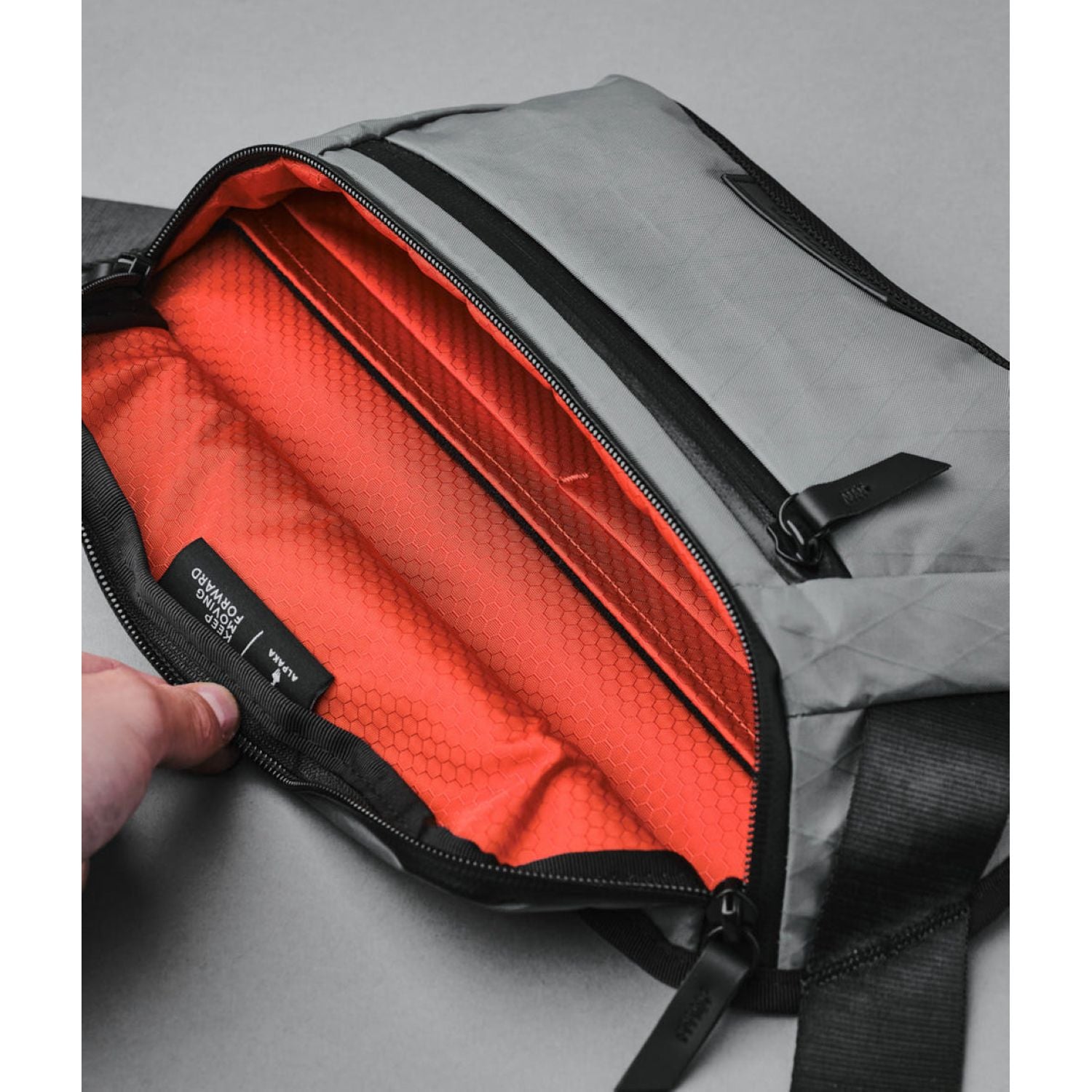 ALPAKA Bravo Sling Mini V2 X-Pac VX21 (Slated Grey)