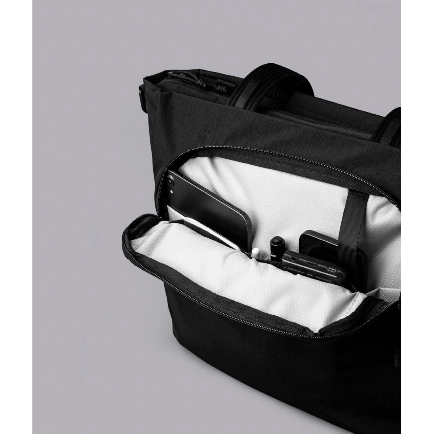 ALPAKA Bravo Tote V2 14L Axoflux 400D Ripstop Nylon (Black)