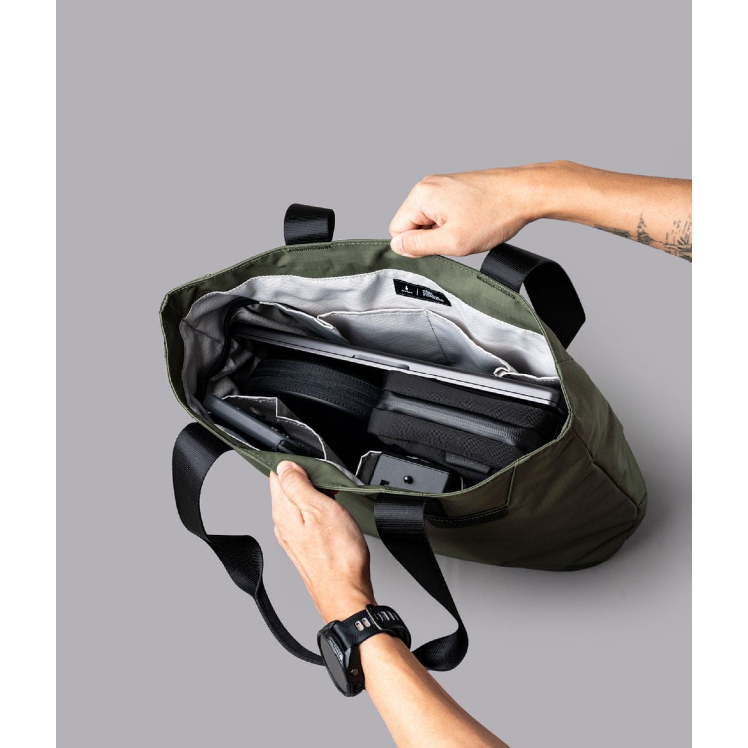 ALPAKA Elements Tote Bag (M) Axoflux 210D (Green/Grey)