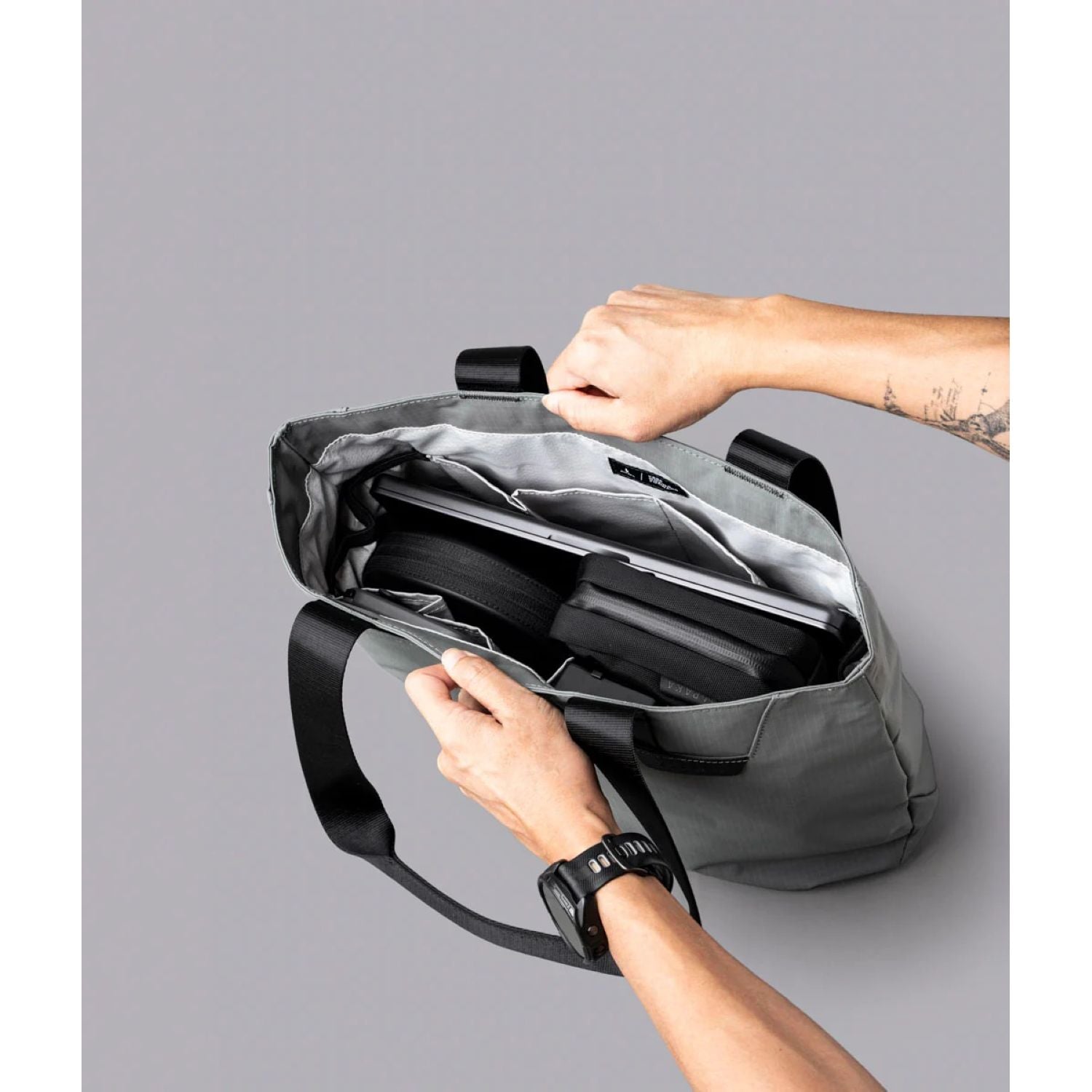 ALPAKA Elements Tote Bag (M) Axoflux 210D (Grey/Grey)