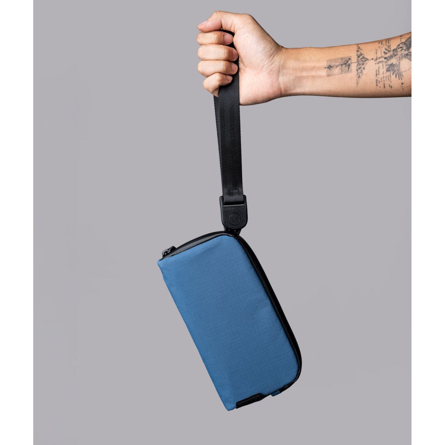 ALPAKA Flight Pouch Axoflux 210D (Blue)