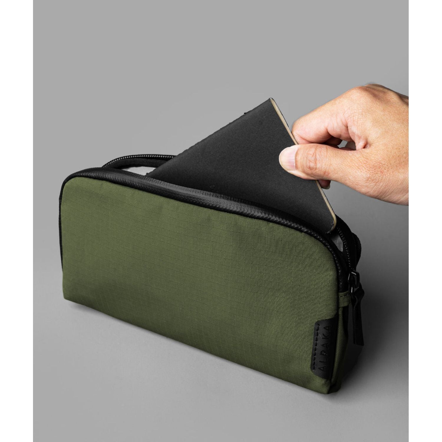 ALPAKA Flight Pouch Axoflux 210D (Green)