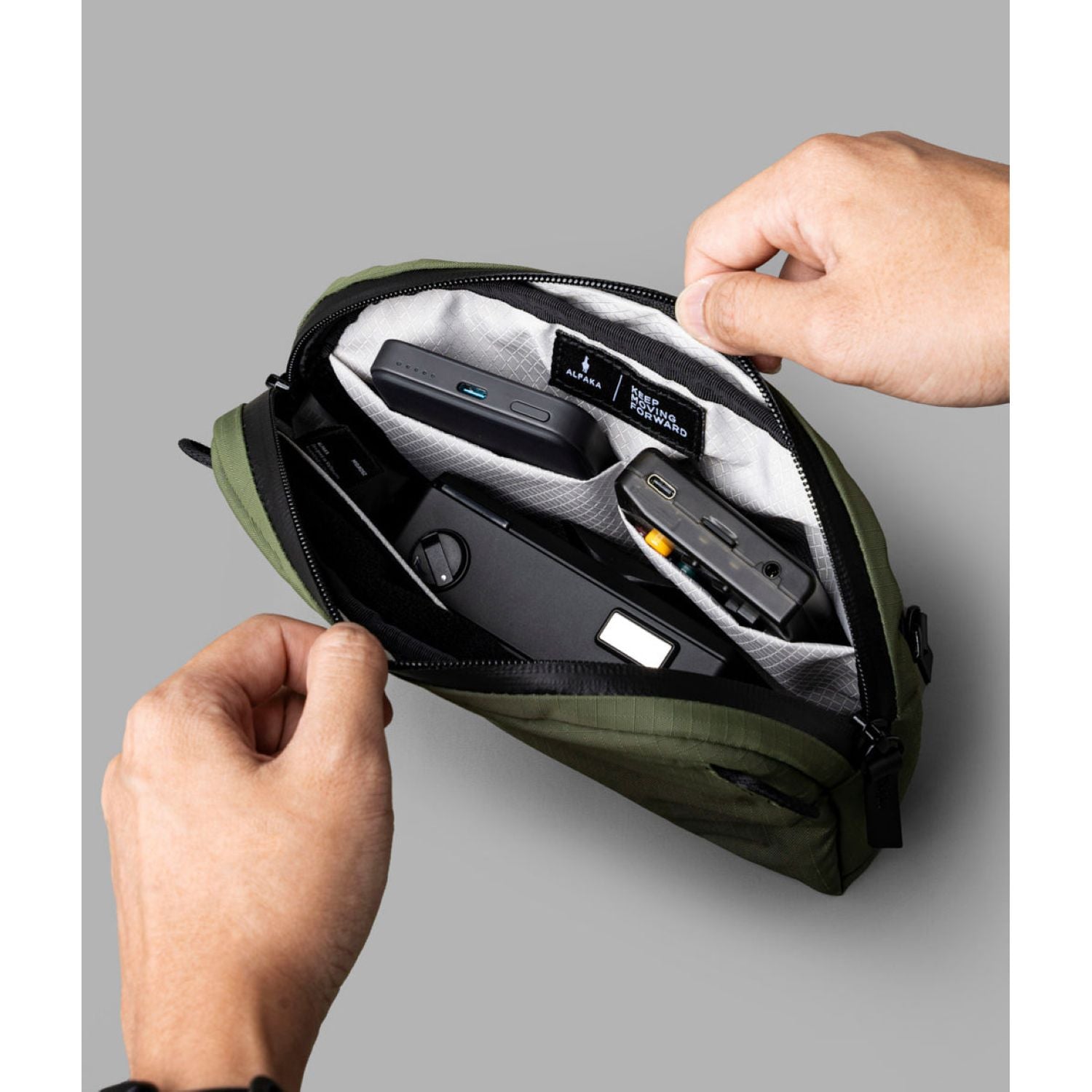 ALPAKA Flight Sling 1L Axoflux 210D (Green)