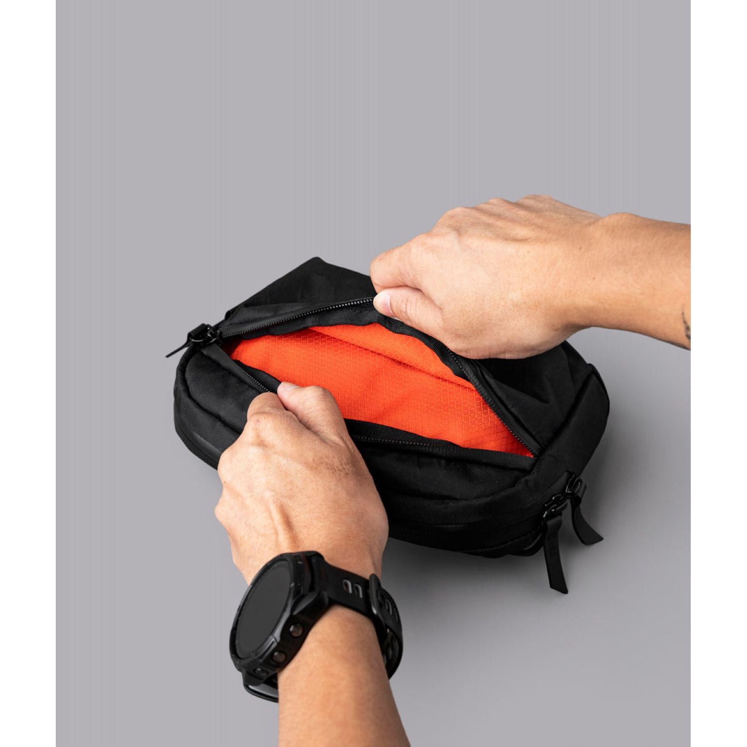 ALPAKA Flight Sling 1L X-Pac VX42 (Black)