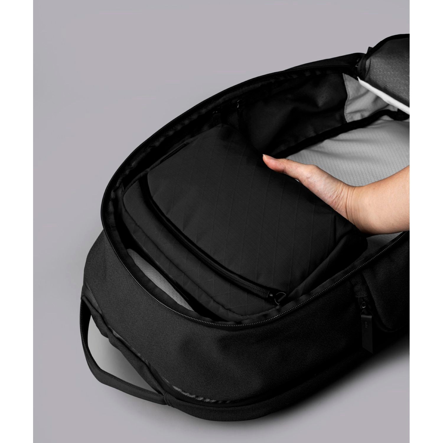 ALPAKA Flight Sling Axogrid 210D (Black)