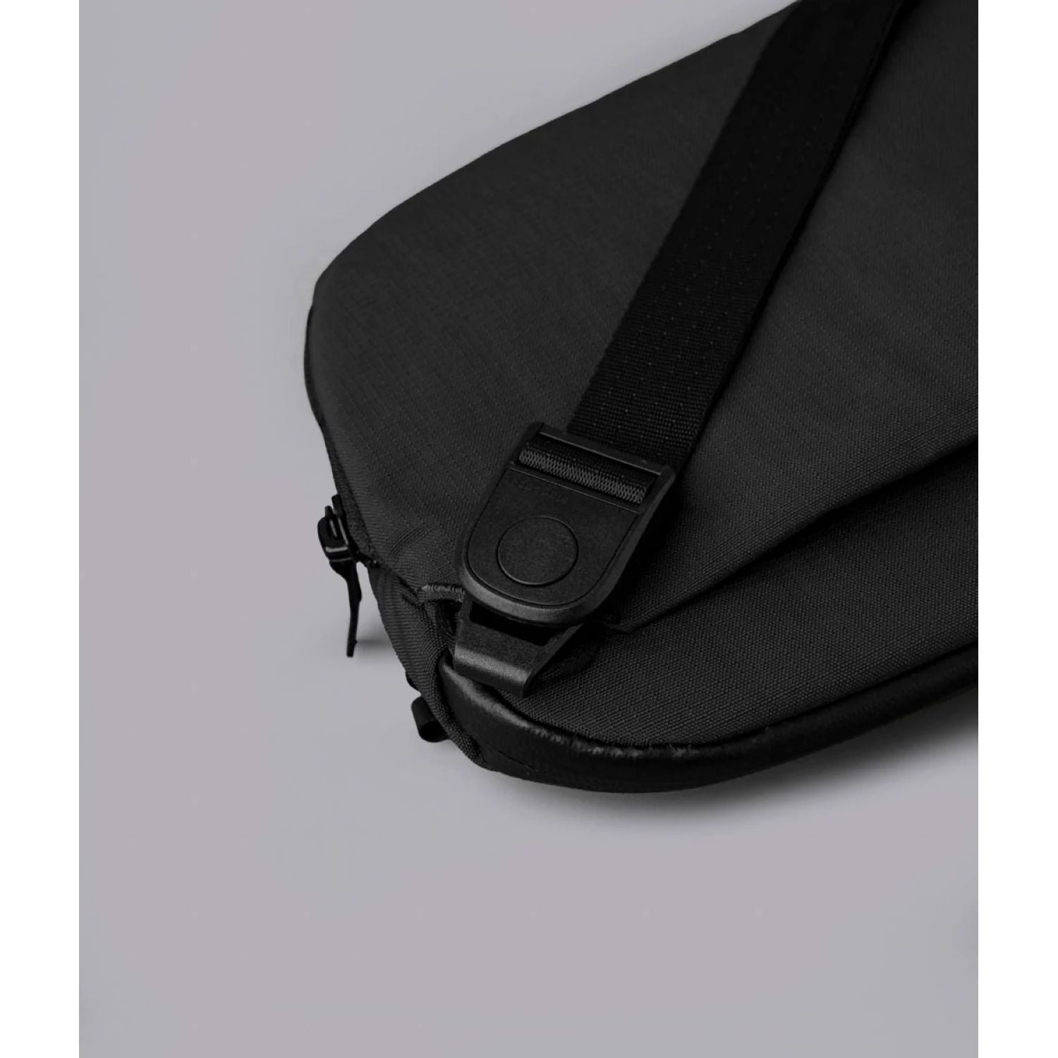 ALPAKA Flight Sling Pro 2.5L Axoflux 400D Ripstop Nylon (Black)
