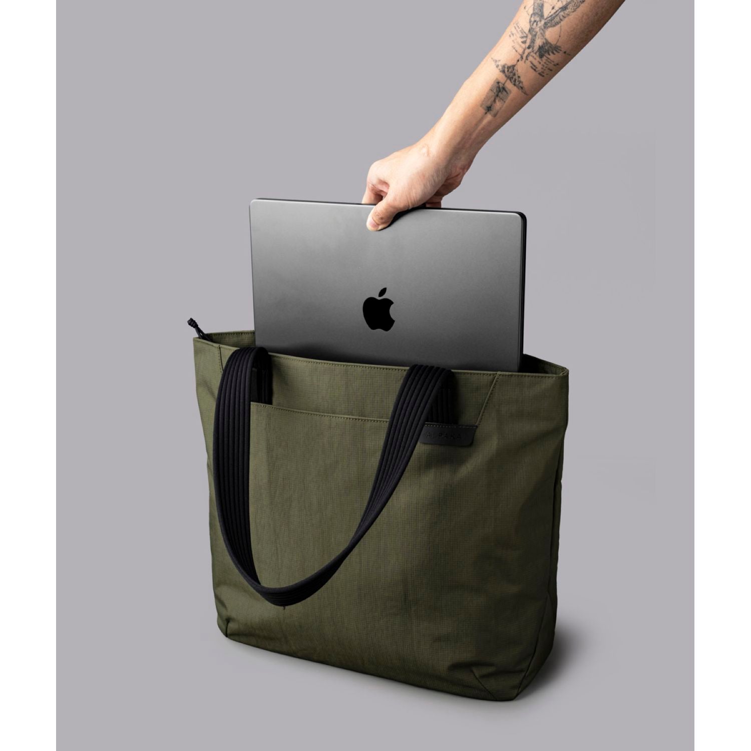 ALPAKA Flight Tote Bag (L) Axoflux 400D (Green)