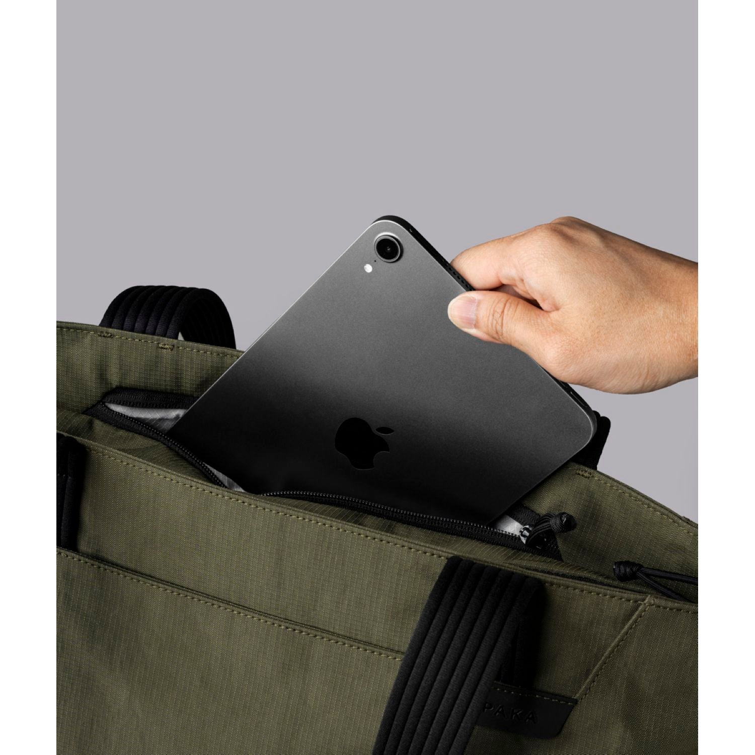 ALPAKA Flight Tote Bag (L) Axoflux 400D (Green)