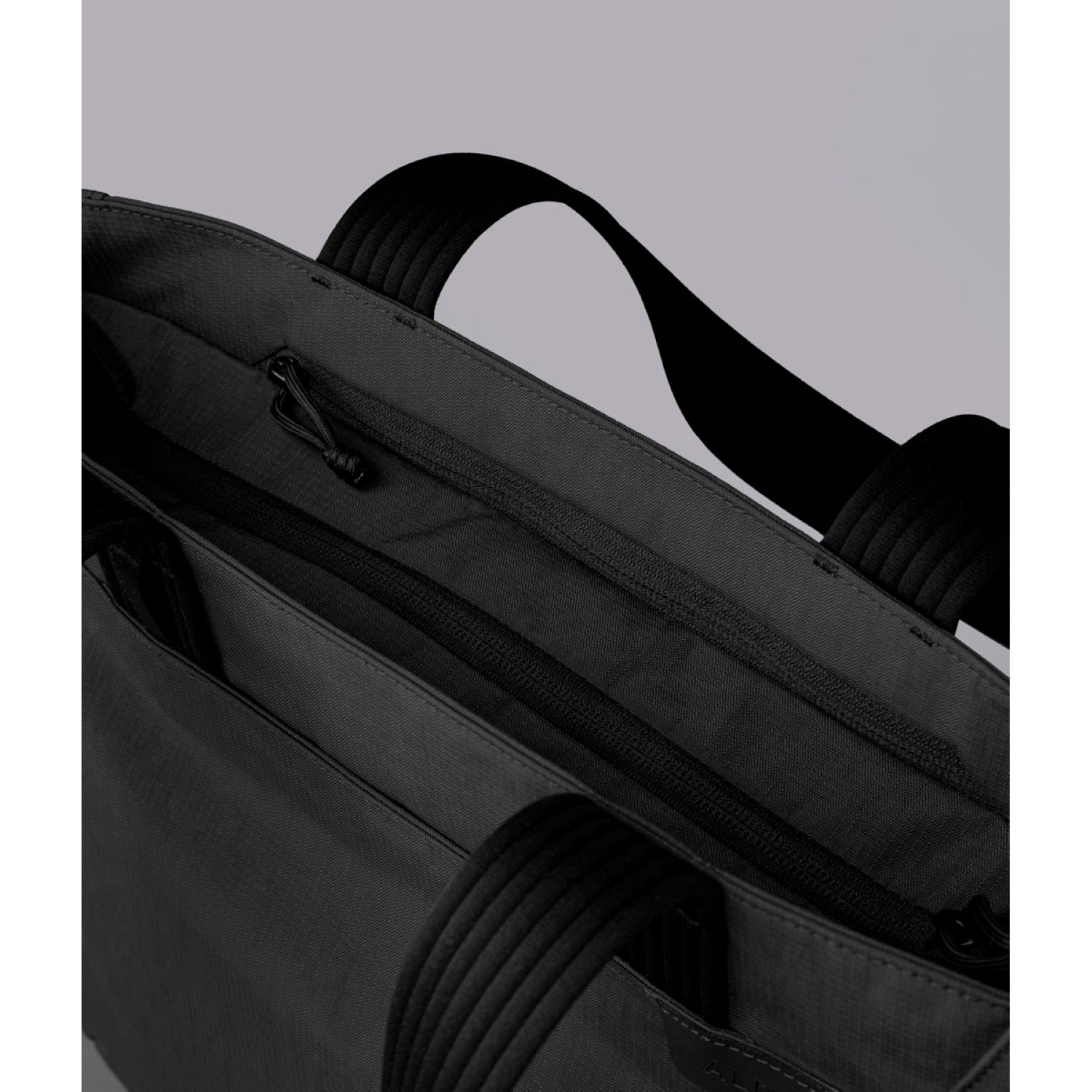 ALPAKA Flight Tote Bag (M) Axoflux 400D (Black)