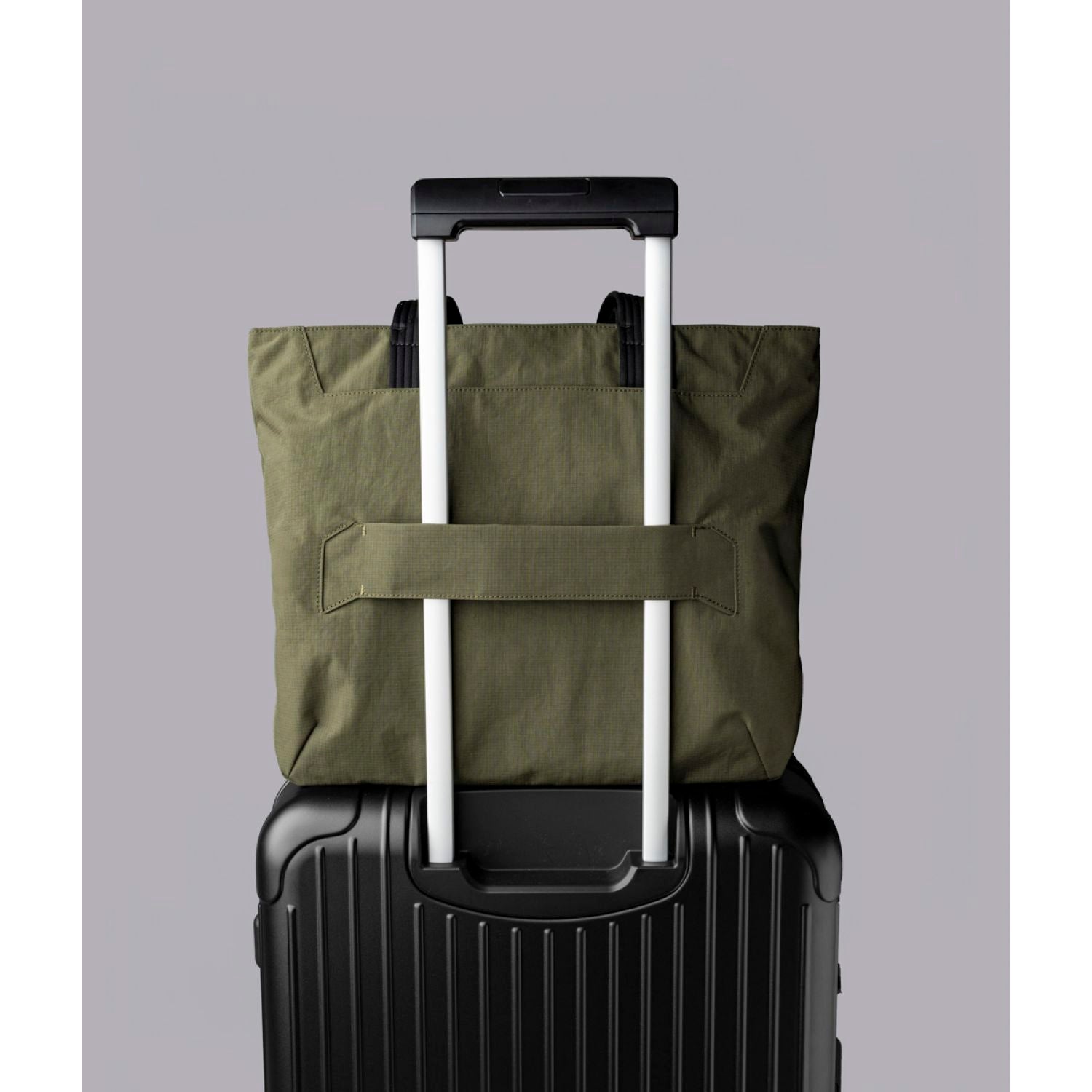 ALPAKA Flight Tote Bag (M) Axoflux 400D (Green)