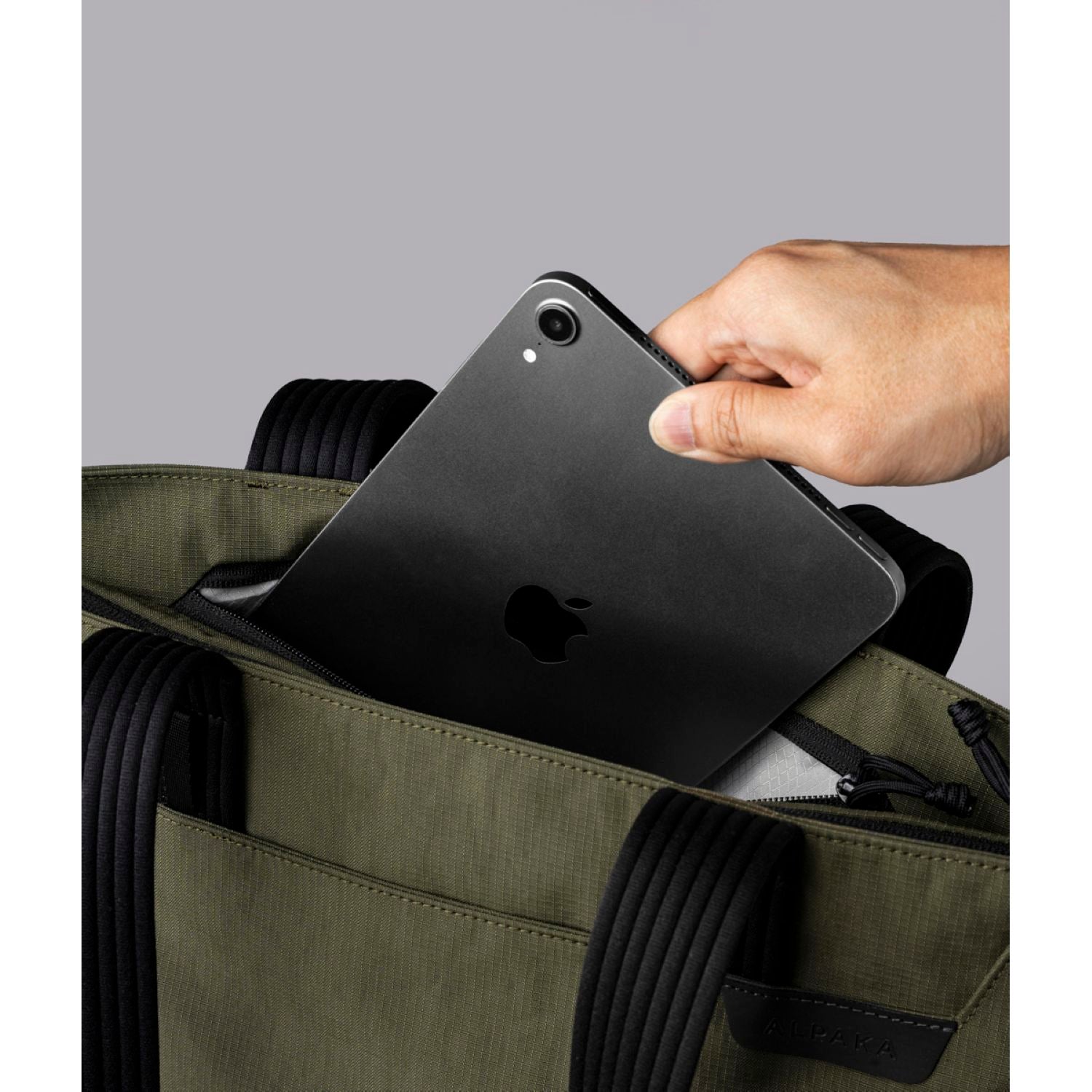 ALPAKA Flight Tote Bag (M) Axoflux 400D (Green)