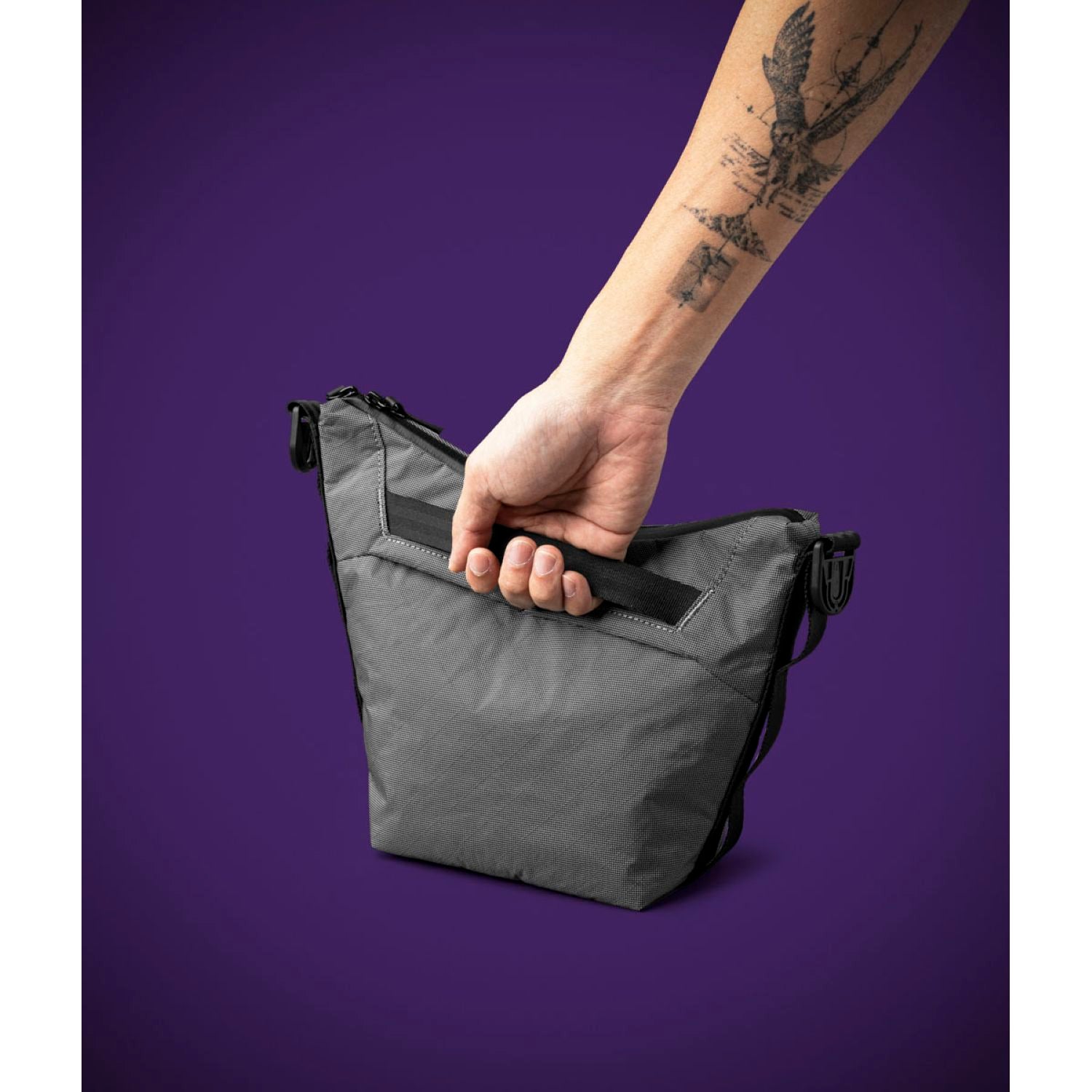 ALPAKA Flow Satchel Cyber Edition 2L Axogrid 100D Apex (Grey)