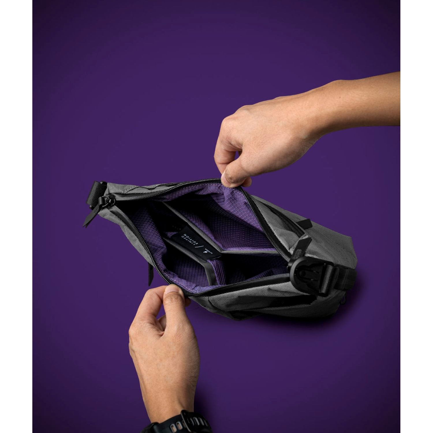 ALPAKA Flow Satchel Cyber Edition 2L Axogrid 100D Apex (Grey)