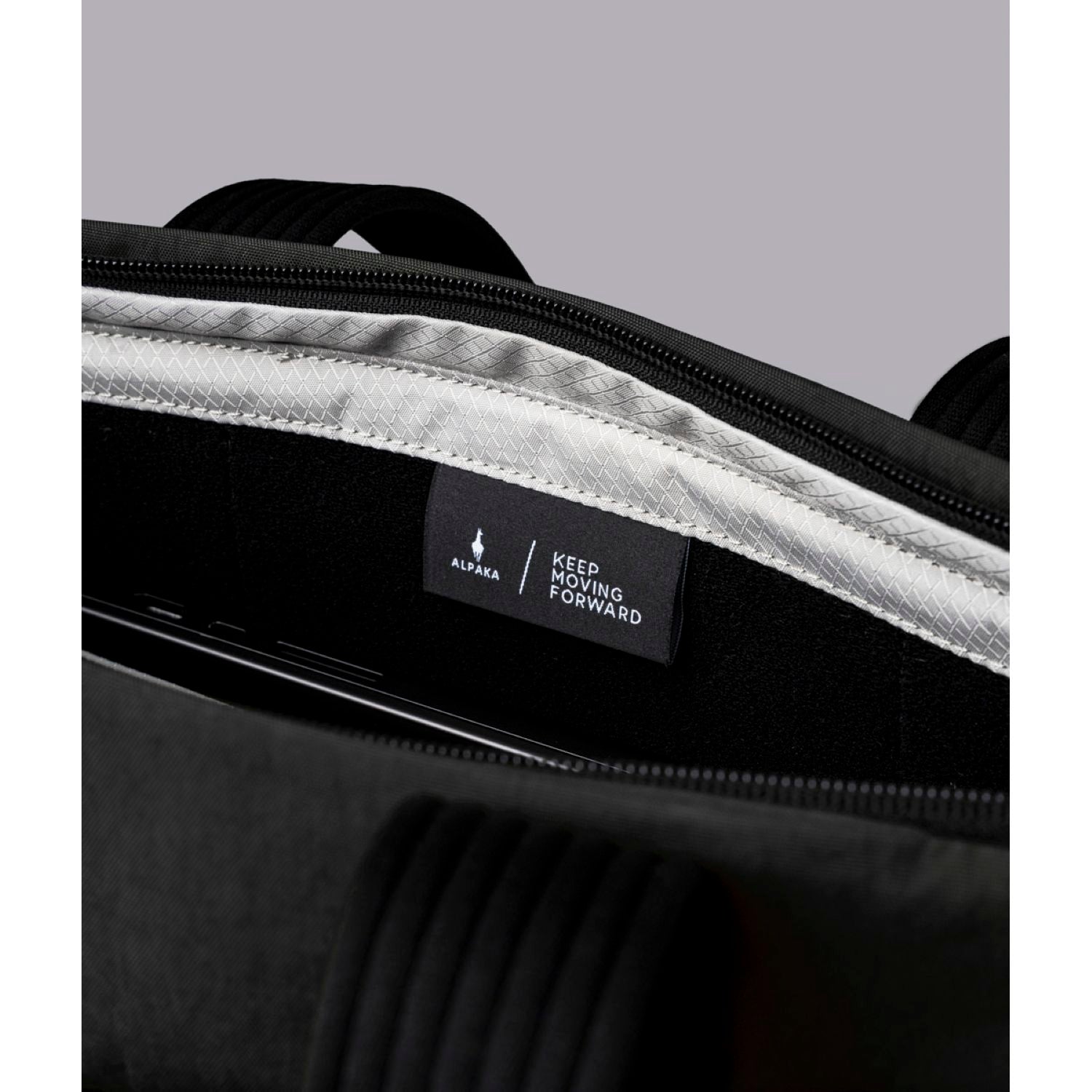 ALPAKA Flow Tote Pack Axoflux 400D (Black)