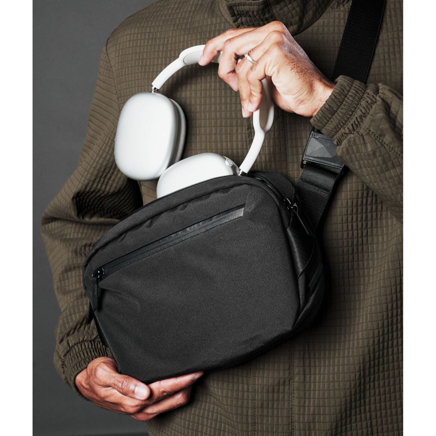 ALPAKA Go Sling Mini V2 (Maglockz Strap Buckle) Axoflux 300D (Black)