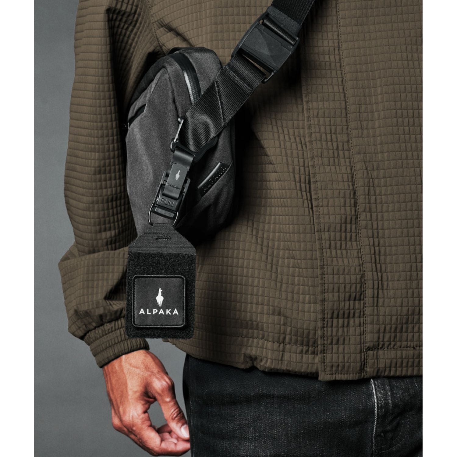 ALPAKA Go Sling Mini V2 (Maglockz Strap Buckle) Axoflux 300D (Black)