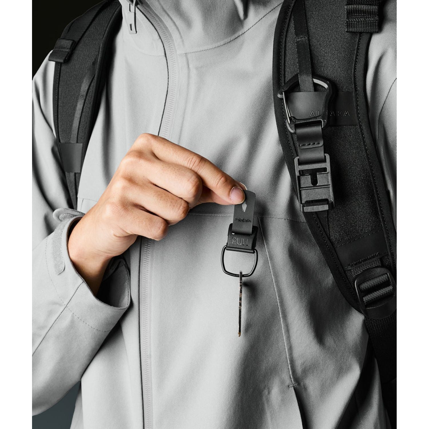 ALPAKA Hub Carabiner L (Black)