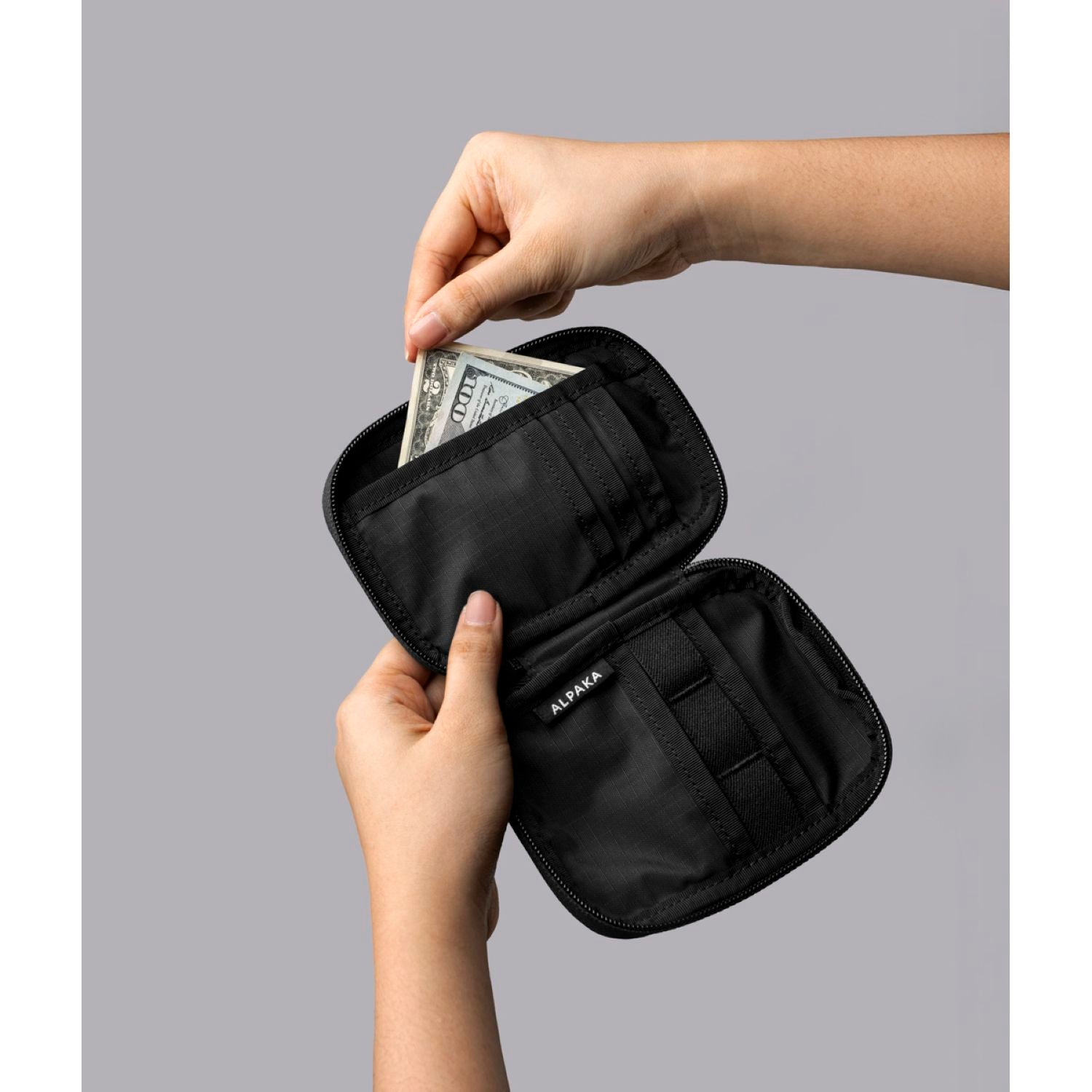 ALPAKA Hub Pouch V2 Axoflux 210D (Black)
