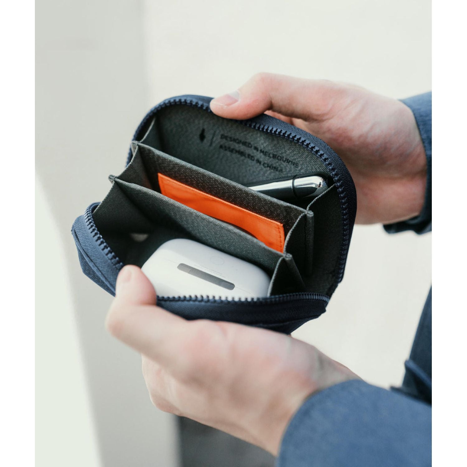 ALPAKA Hub Zip Pocket Axoflux 300D (Blue)