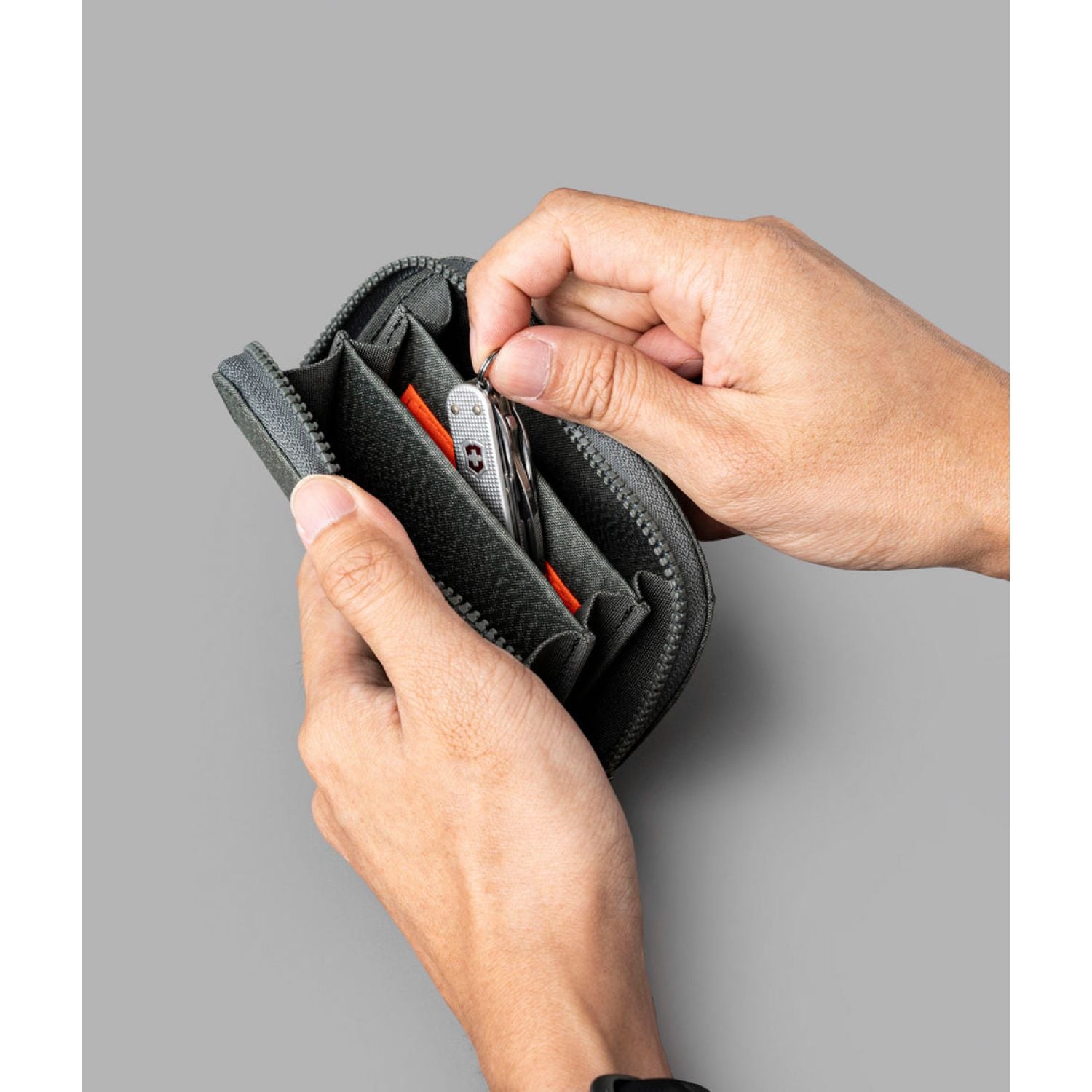 ALPAKA Hub Zip Pocket Axoflux 300D (Grey)