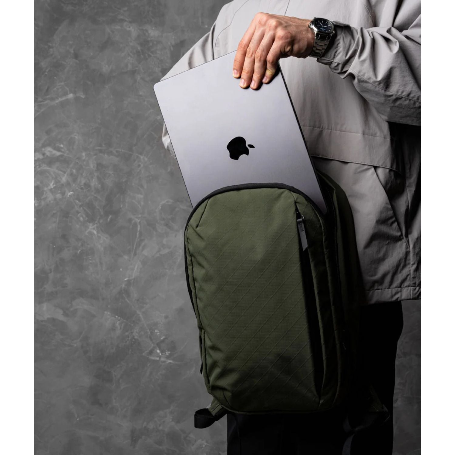 ALPAKA Metro Backpack Axogrid 210D (Army Green)