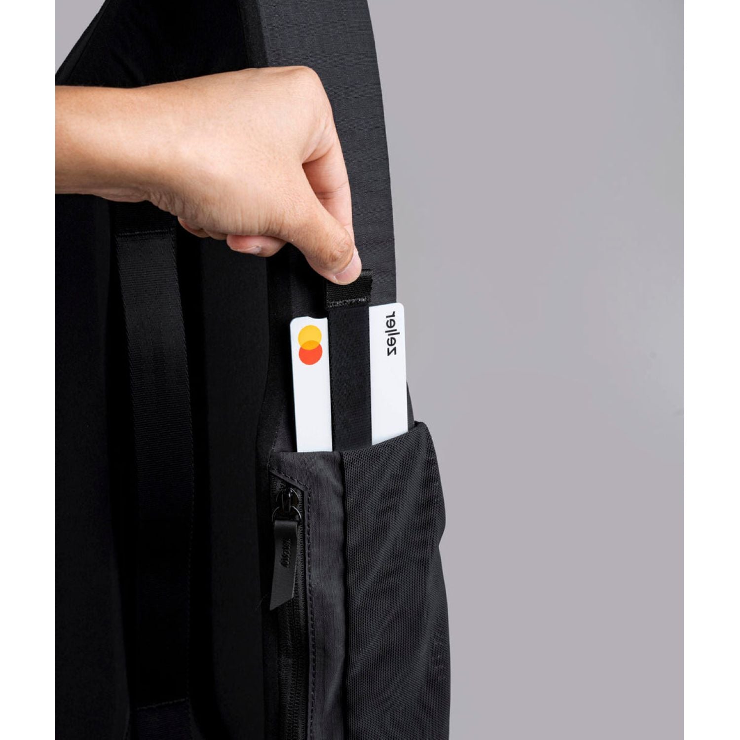 ALPAKA Metro Crossbody Left Shoulder Axoflux 210D (Black)