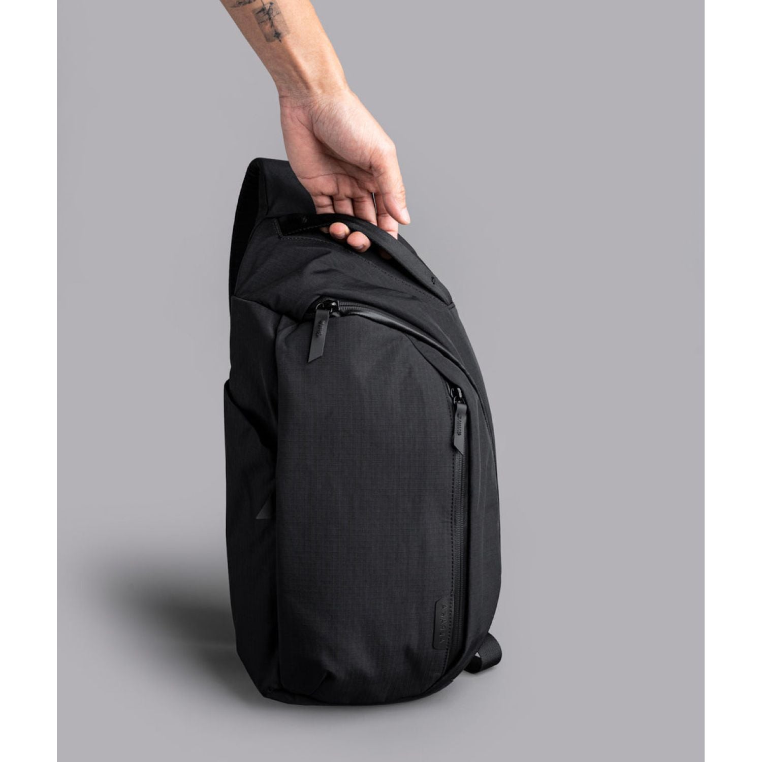 ALPAKA Metro Crossbody Left Shoulder Axoflux 210D (Black)
