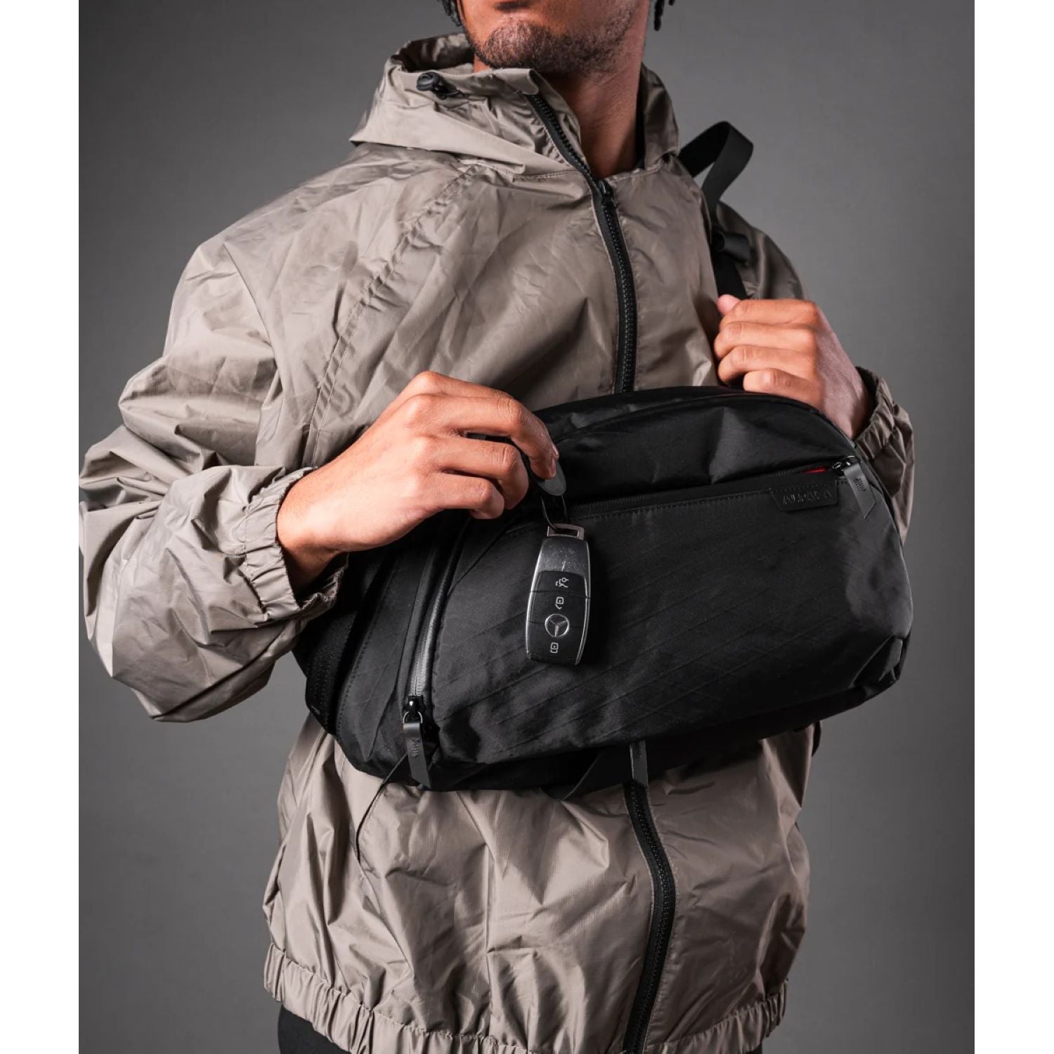 ALPAKA Metro Crossbody Left Shoulder X-Pac VX42 (Black)