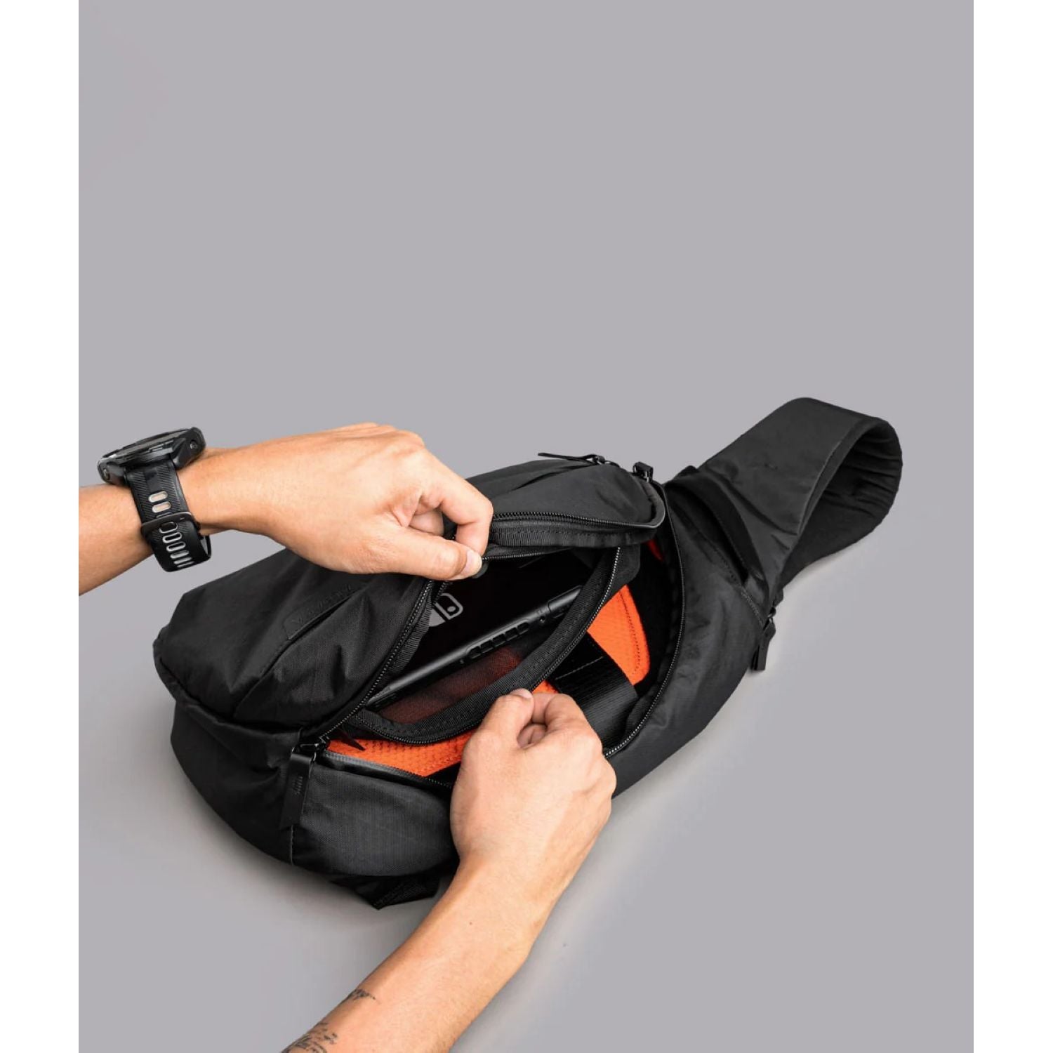 ALPAKA Metro Crossbody Left Shoulder X-Pac VX42 (Black)