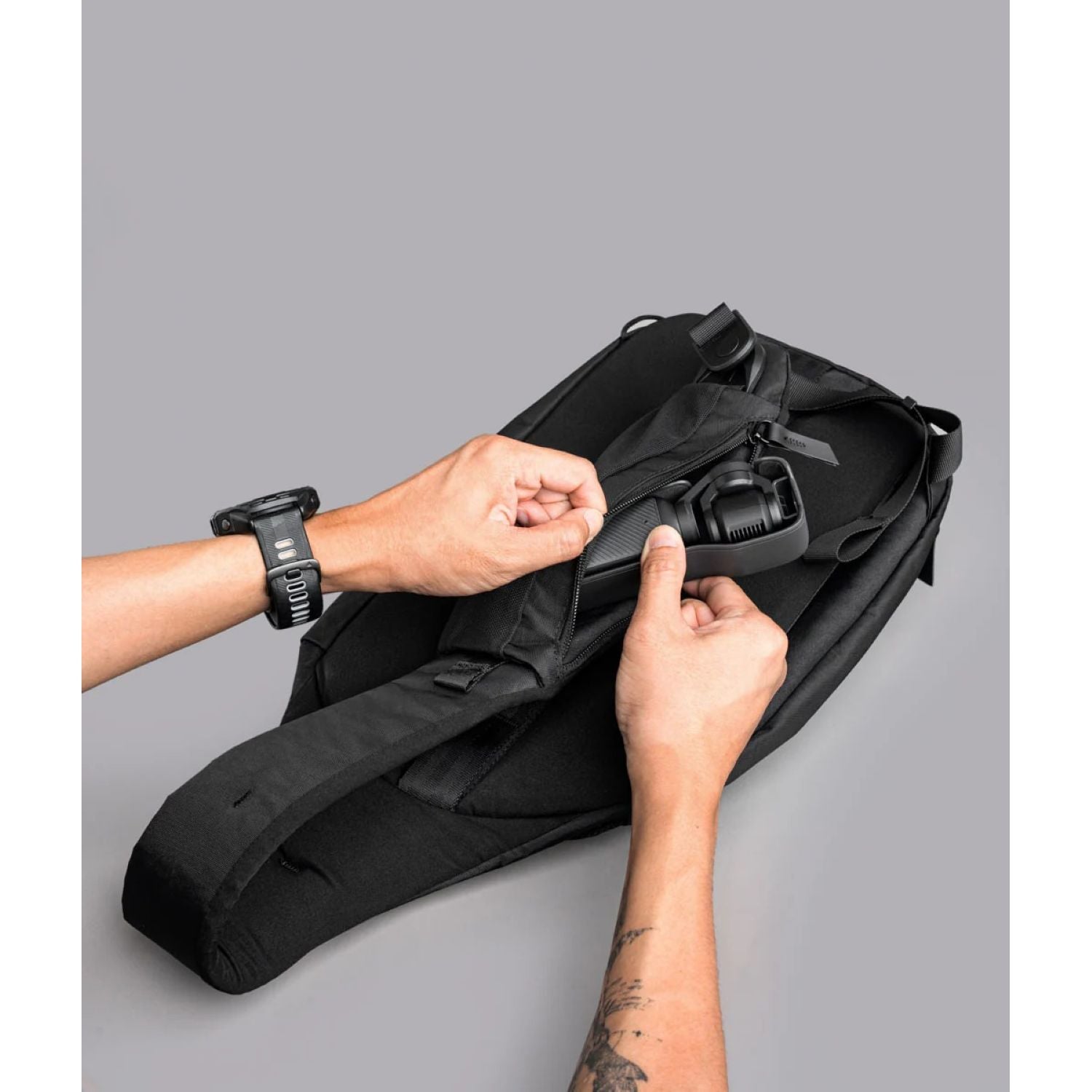 ALPAKA Metro Crossbody Left Shoulder X-Pac VX42 (Black)